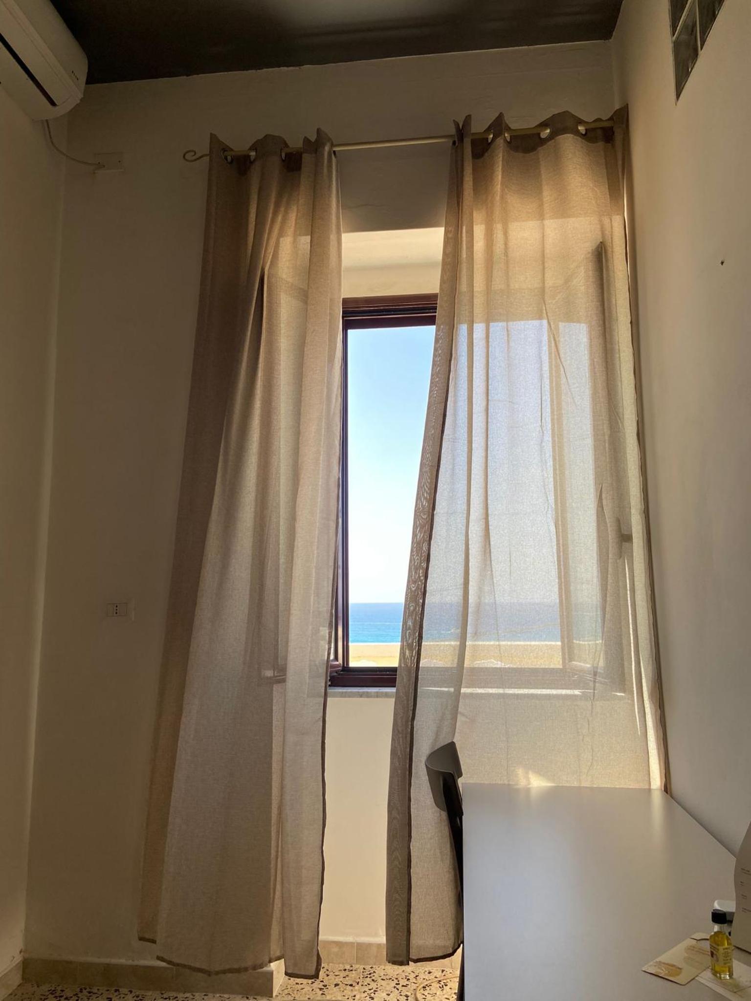 Quadruple Room with Sea View - Photo 3