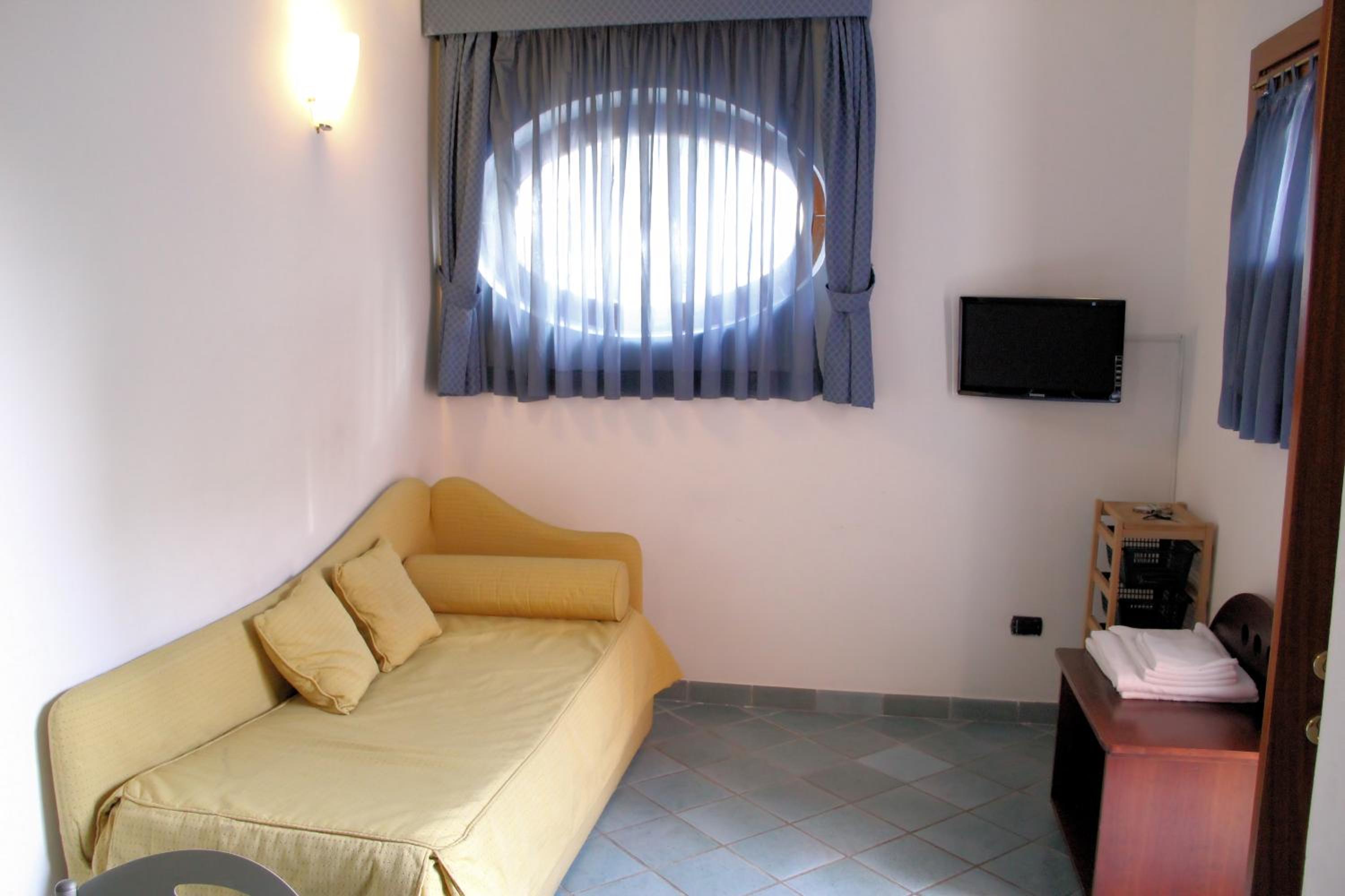 One-Bedroom Apartment with Garden View photo 2