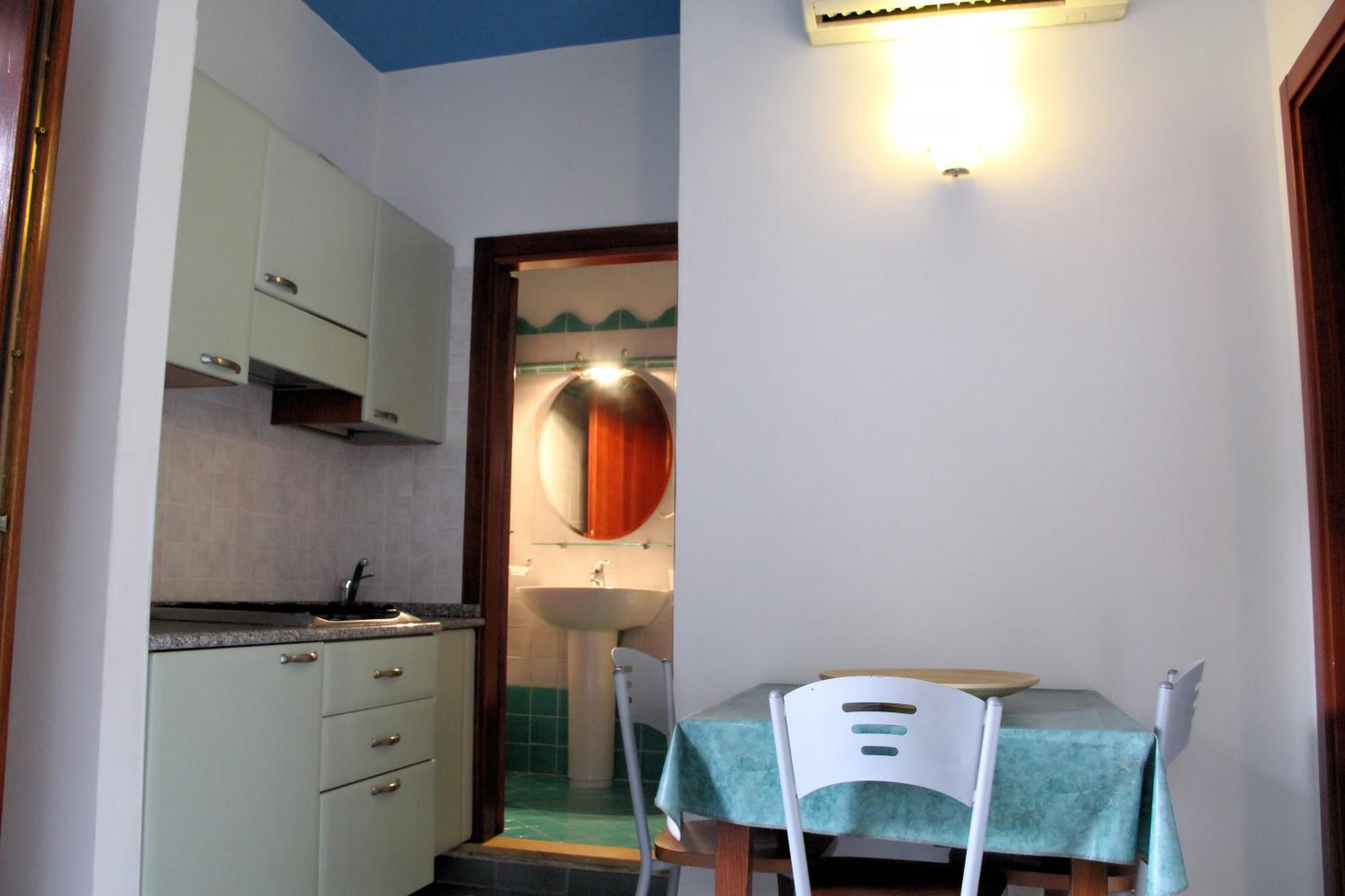 One-Bedroom Apartment photo 2