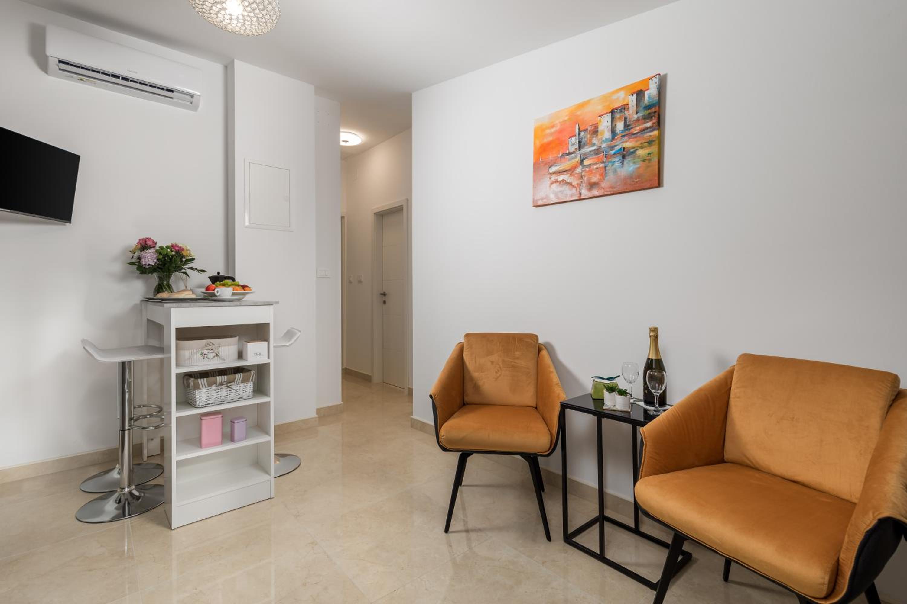 Studio Apartment