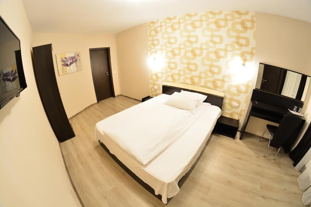Double Or Twin Room With Private Bathroom photo 1
