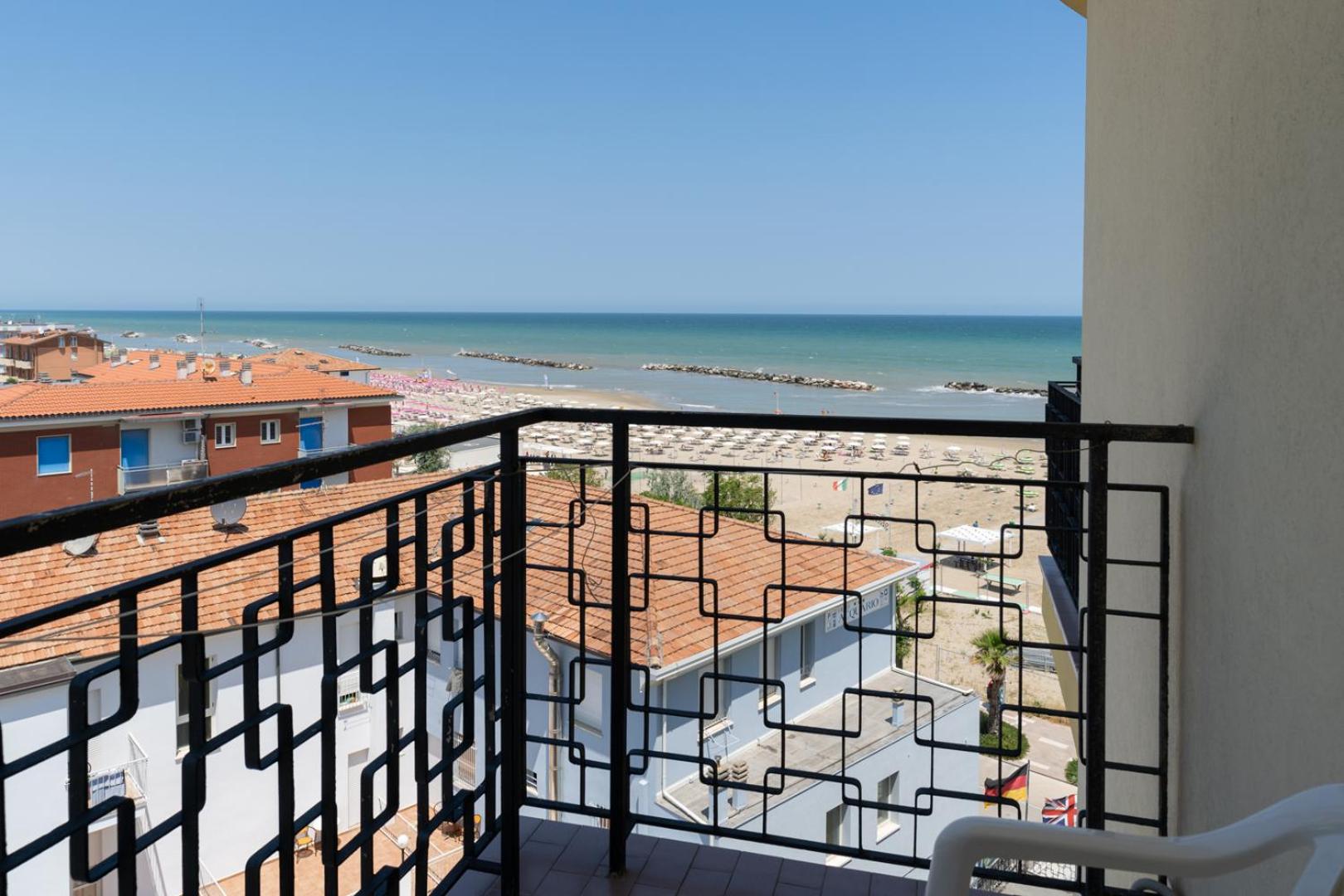 Room with Side Sea View photo 2