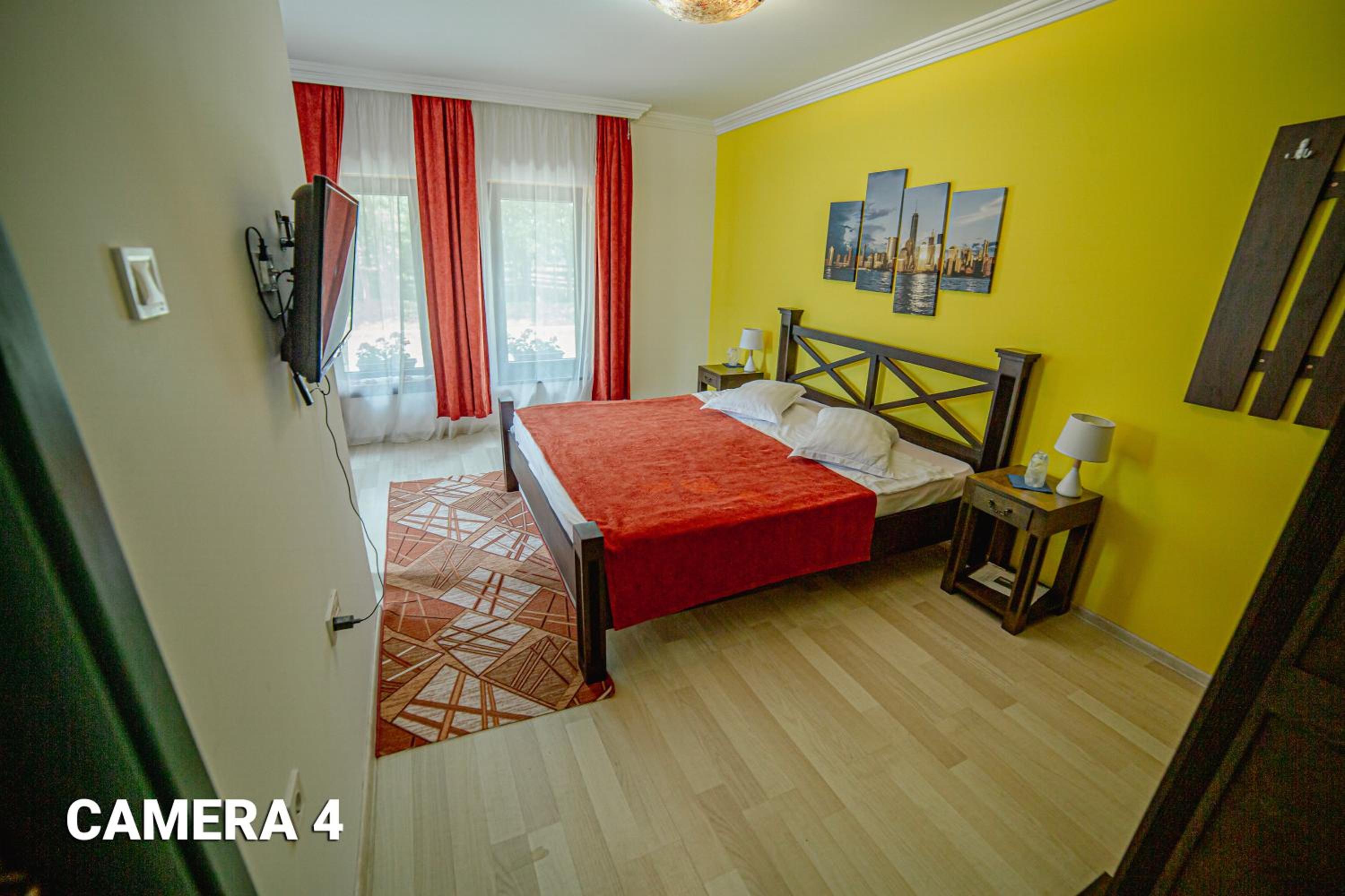 Deluxe Room (2 Adults + 1 Child) - Photo 7