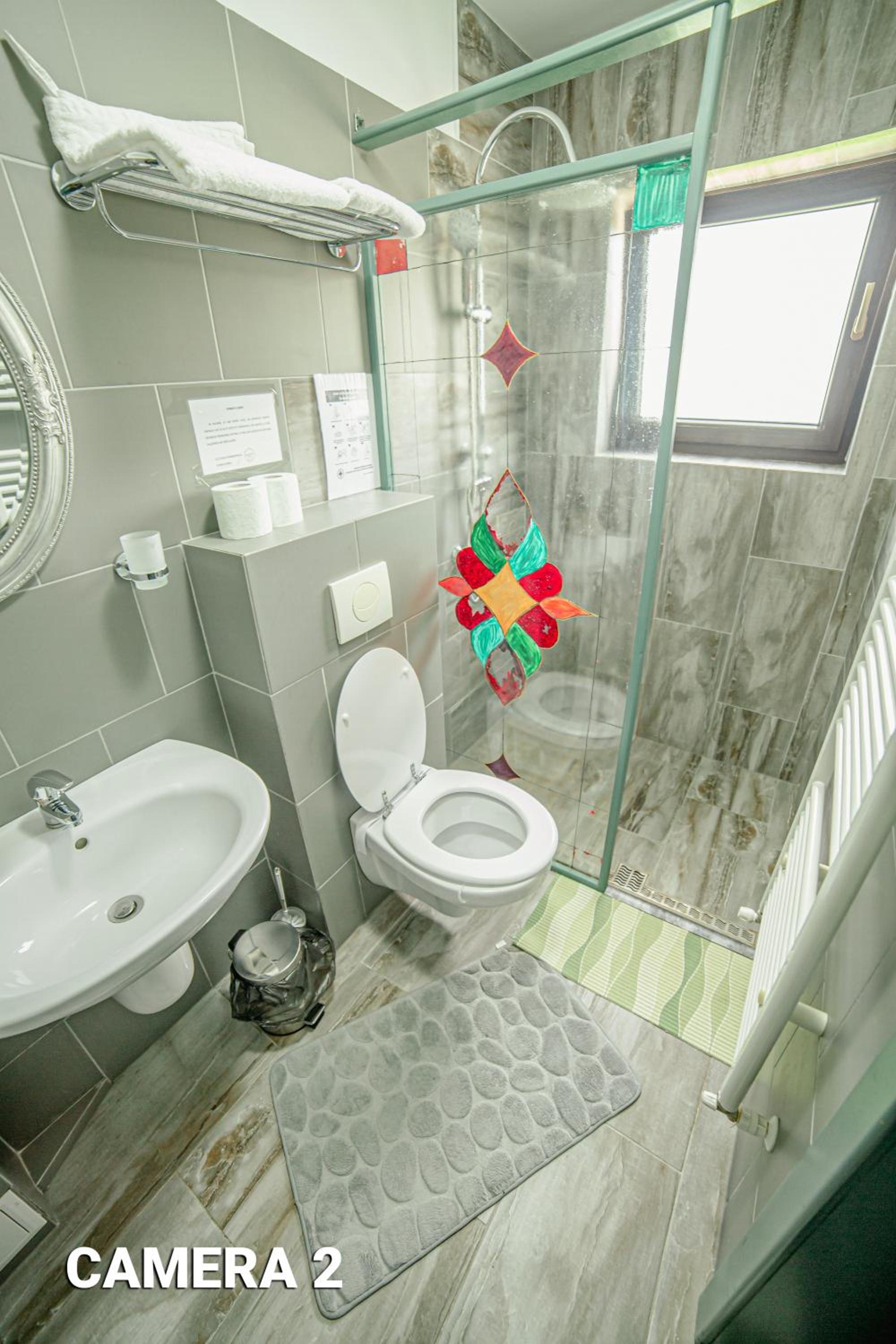 Deluxe Room (2 Adults + 1 Child) - Photo 6