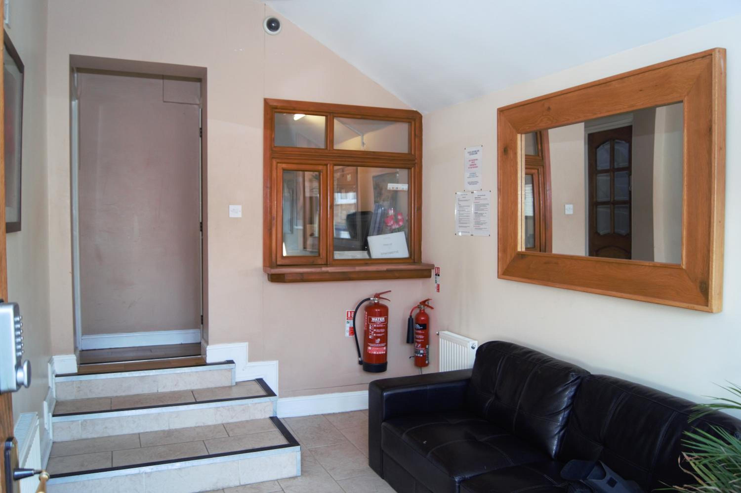 Double Room - Photo 2