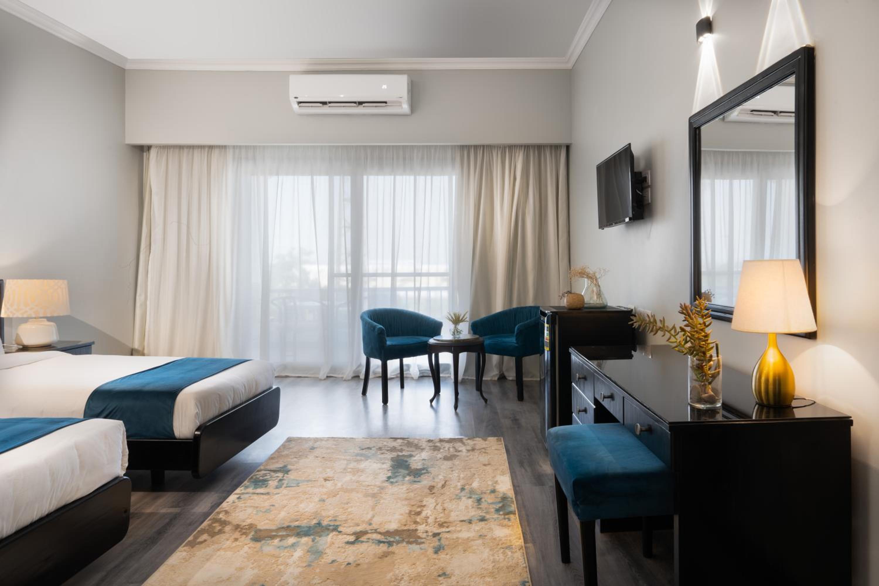 Double or Twin Room with Bathroom - Photo 2