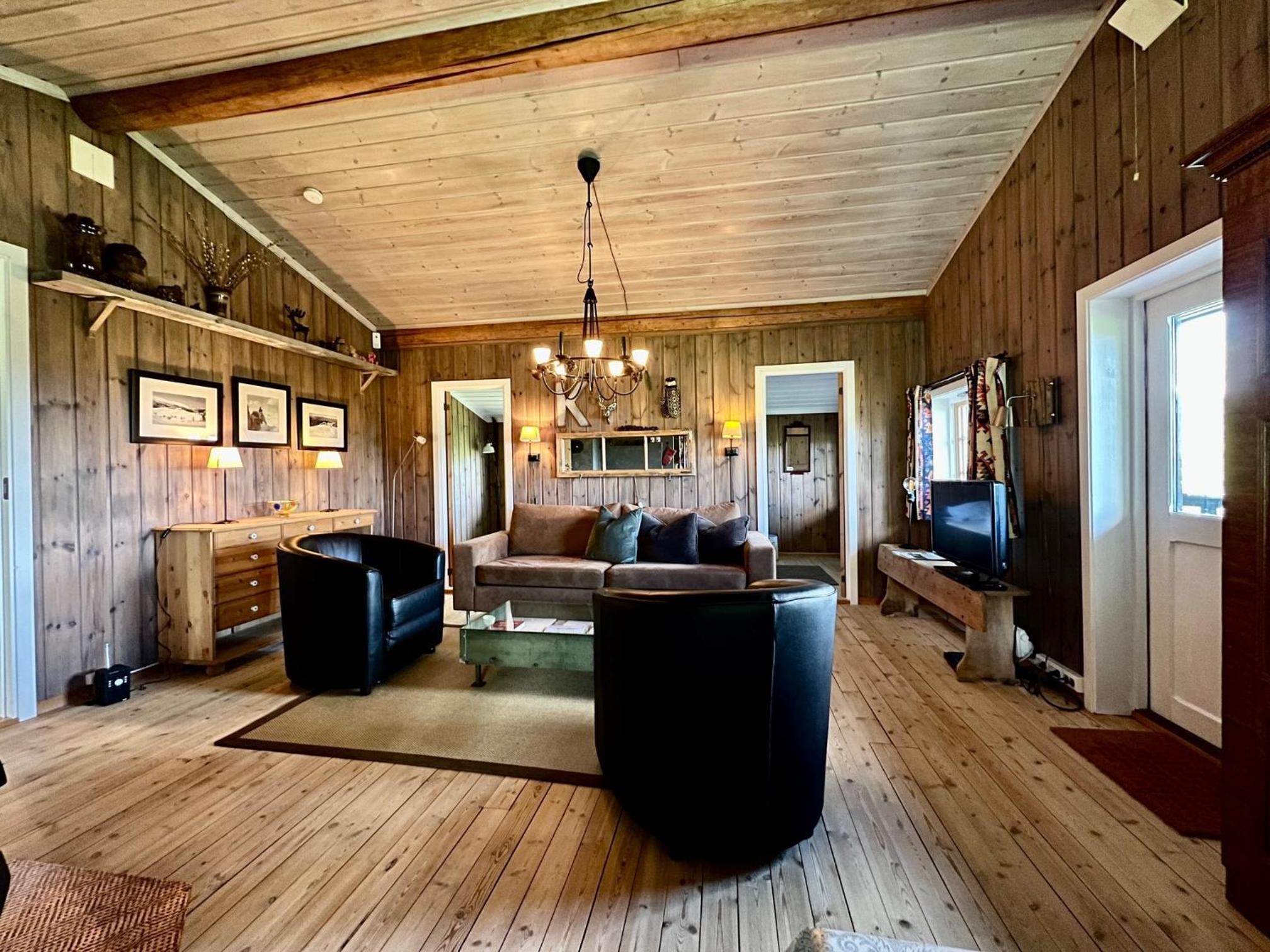 Four-Bedroom House photo 2