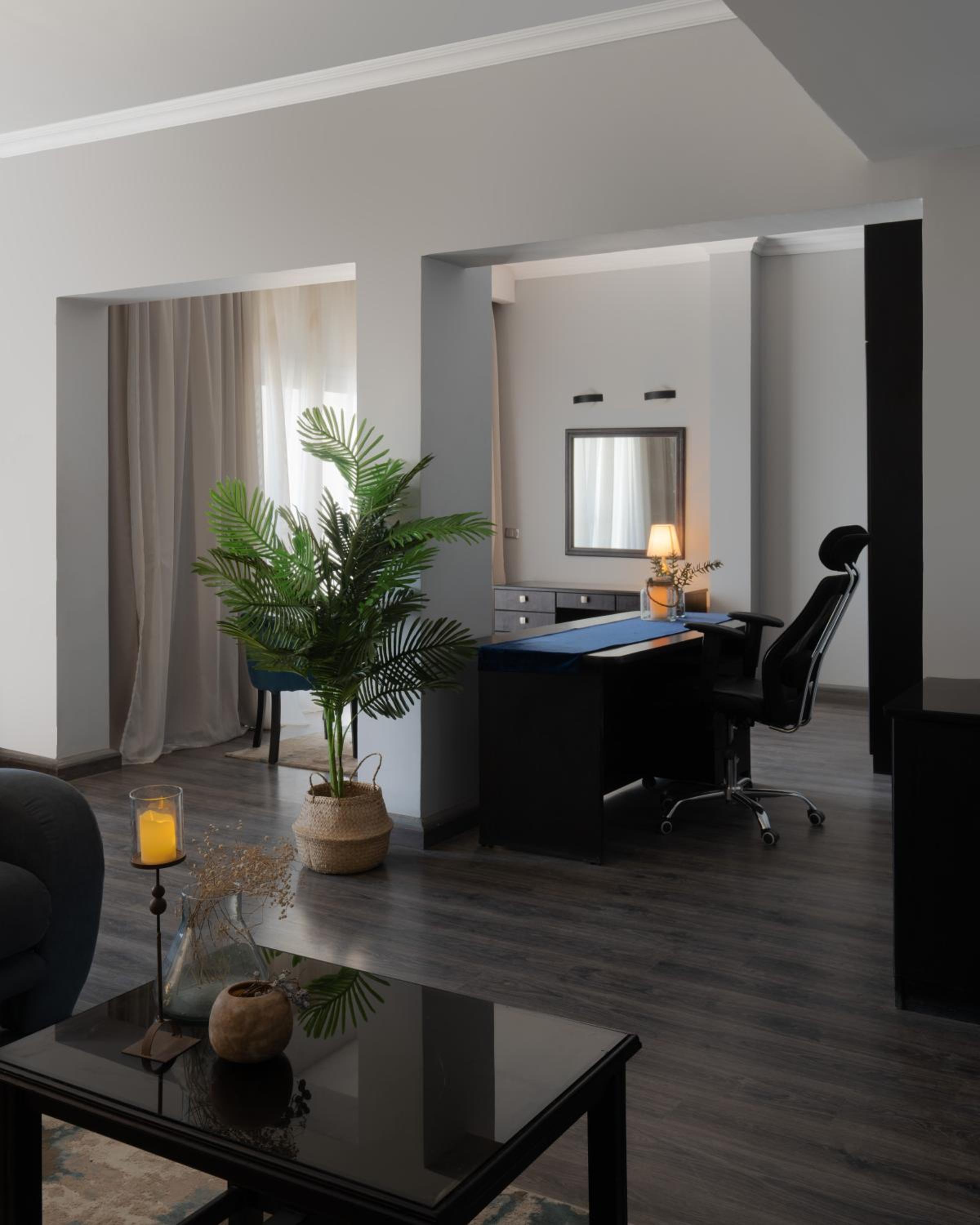 Suite with Balcony - Photo 3