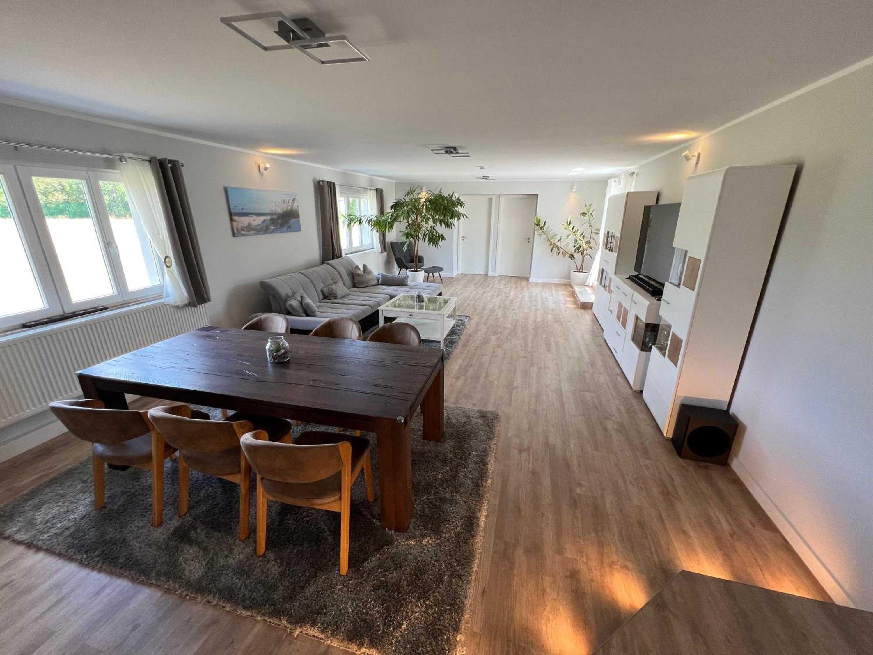 Three-Bedroom House photo 3