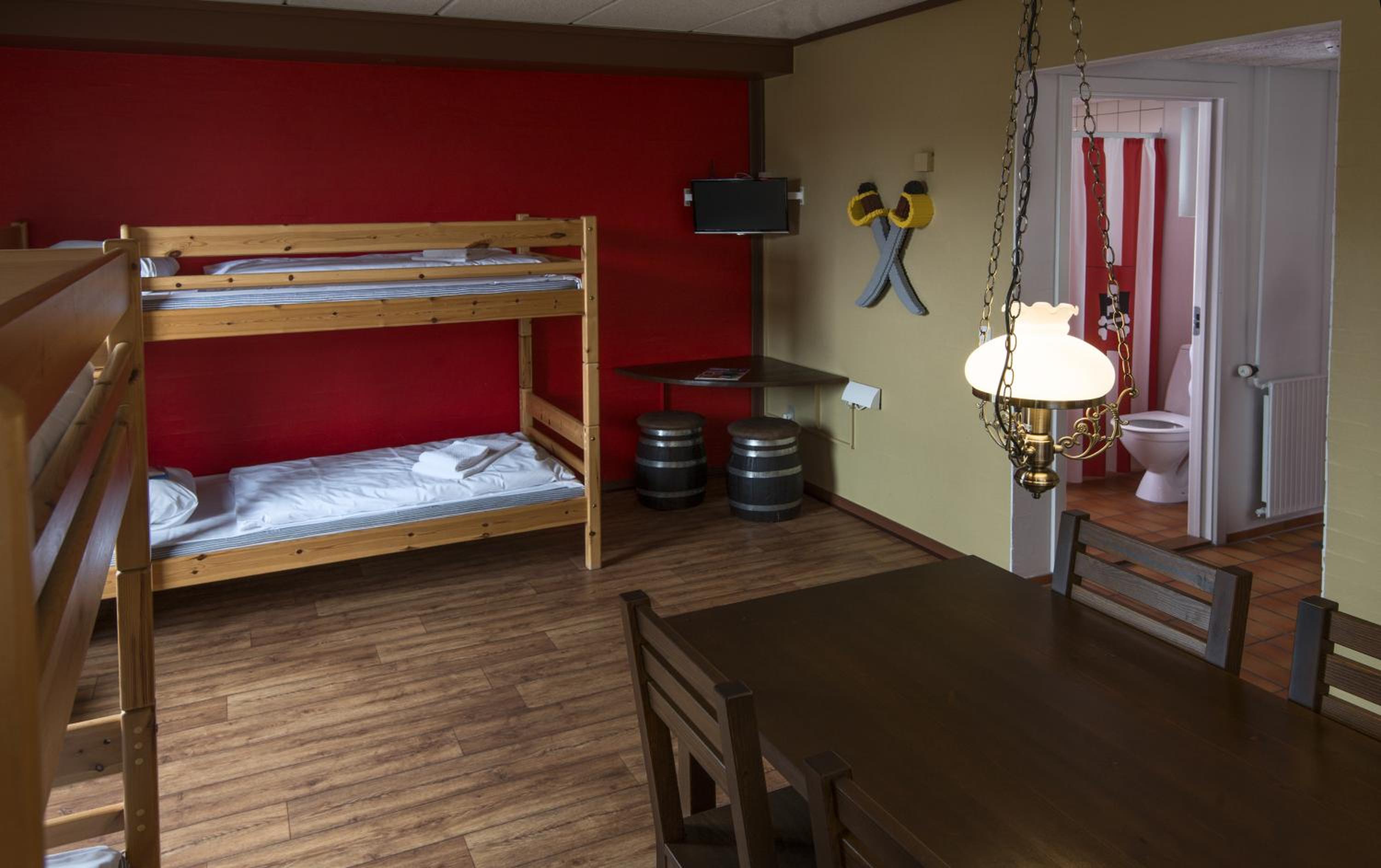 Pirate Room (5 Adults + 3 Children)	 photo 3