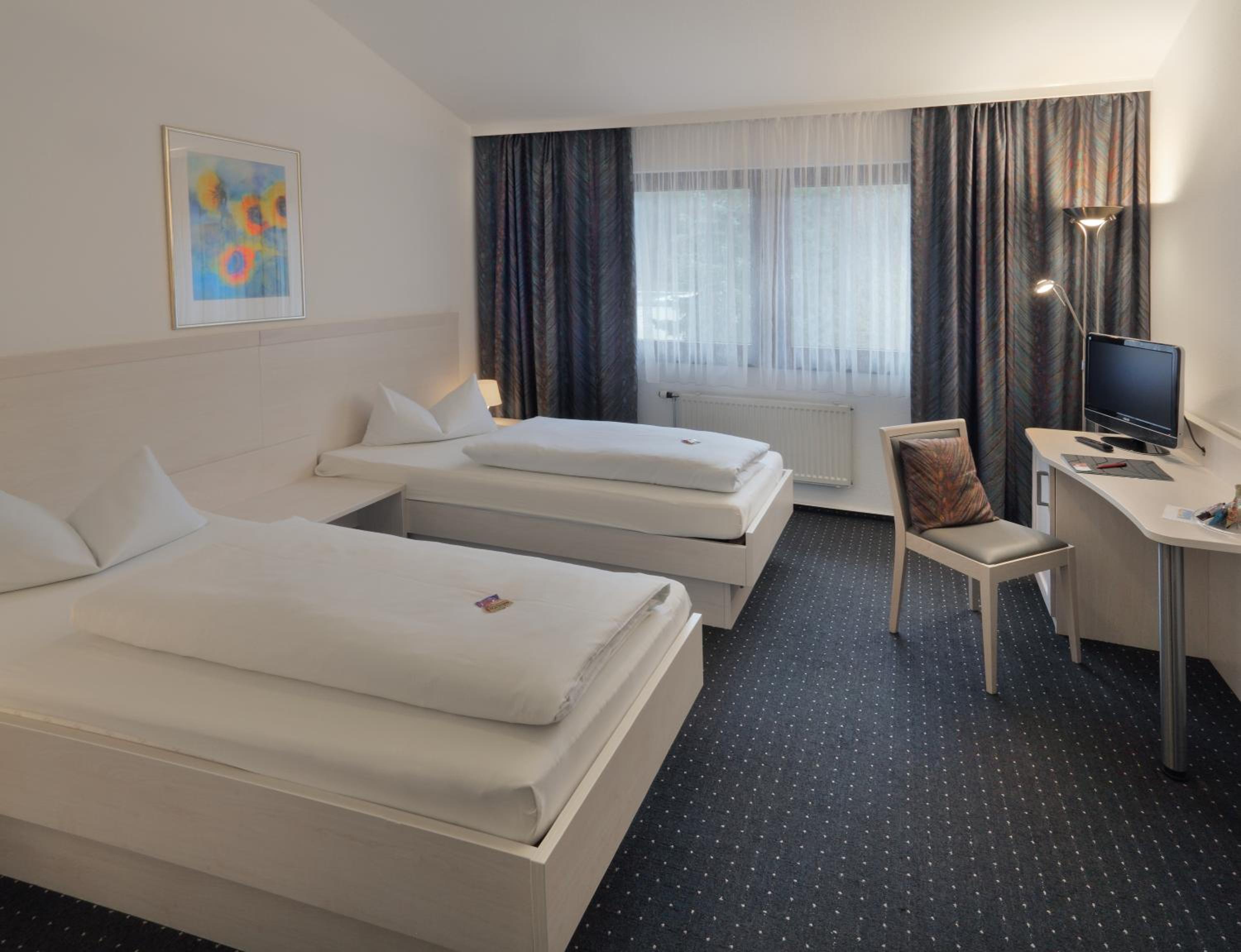 Double or Twin Room photo 3