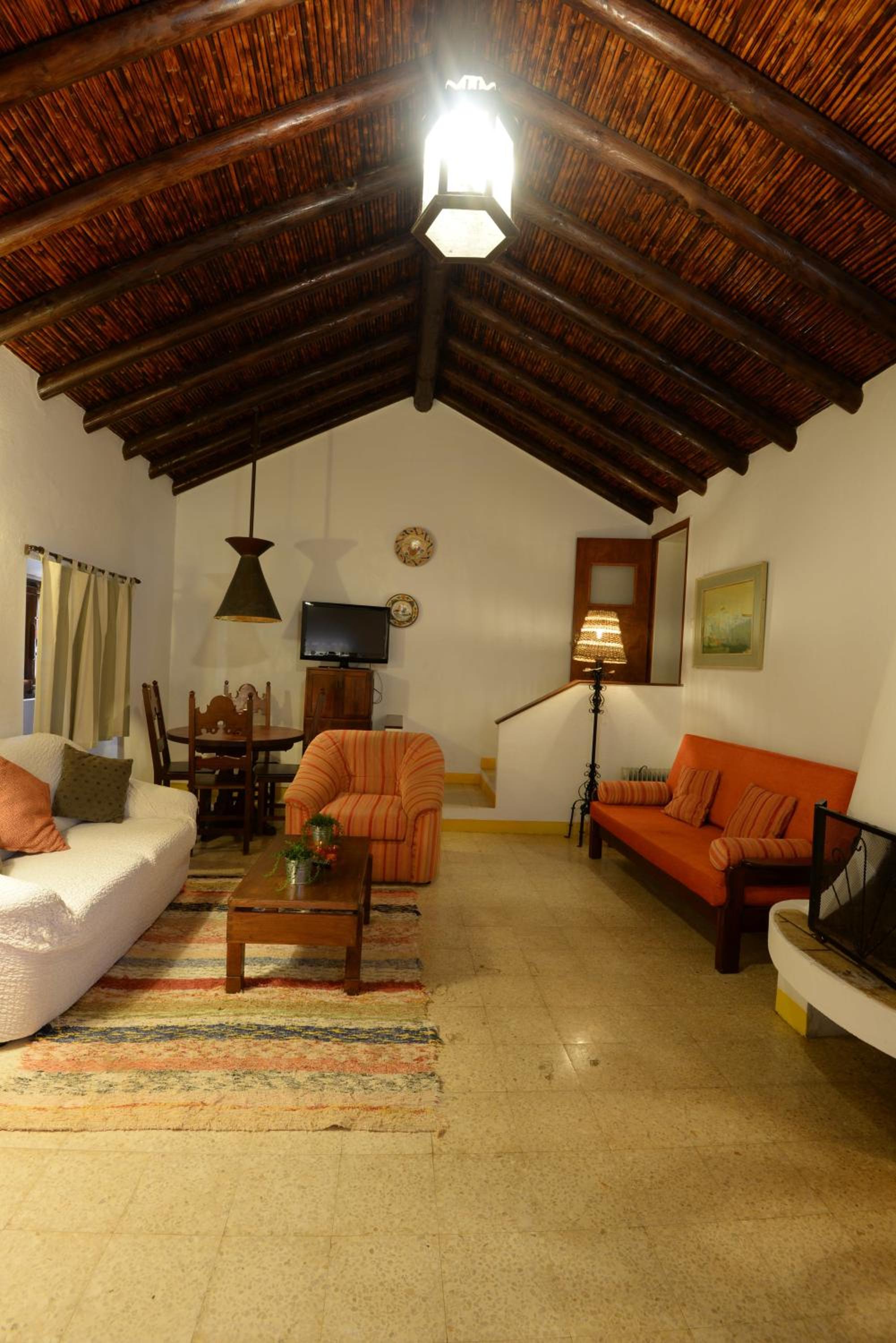 Three-Bedroom House with River View - Photo 1