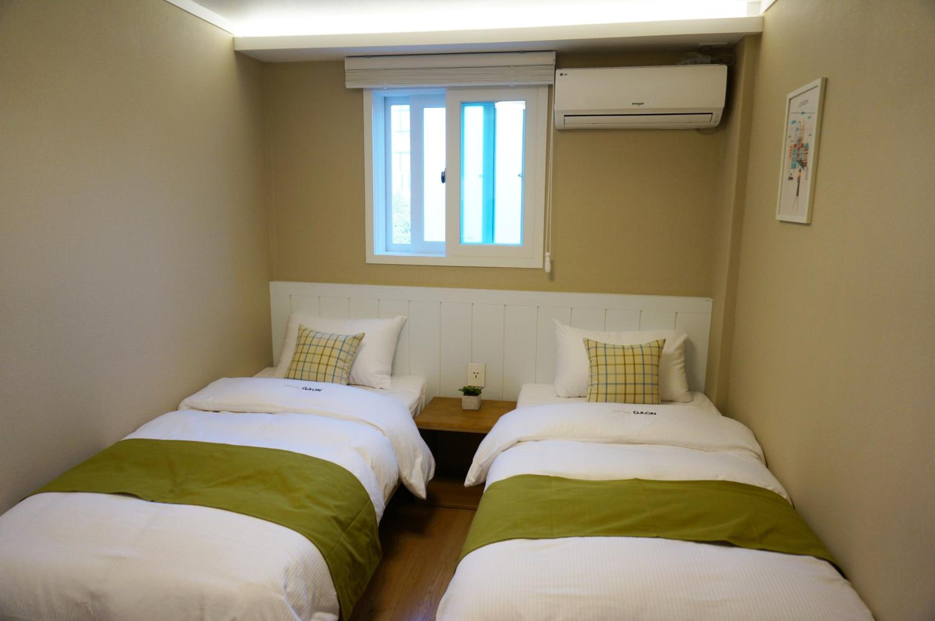 Twin Room - Photo 1