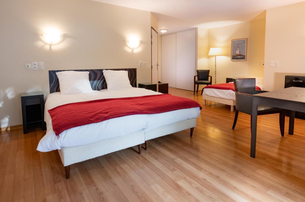 Triple Room with Garden View - Photo 2
