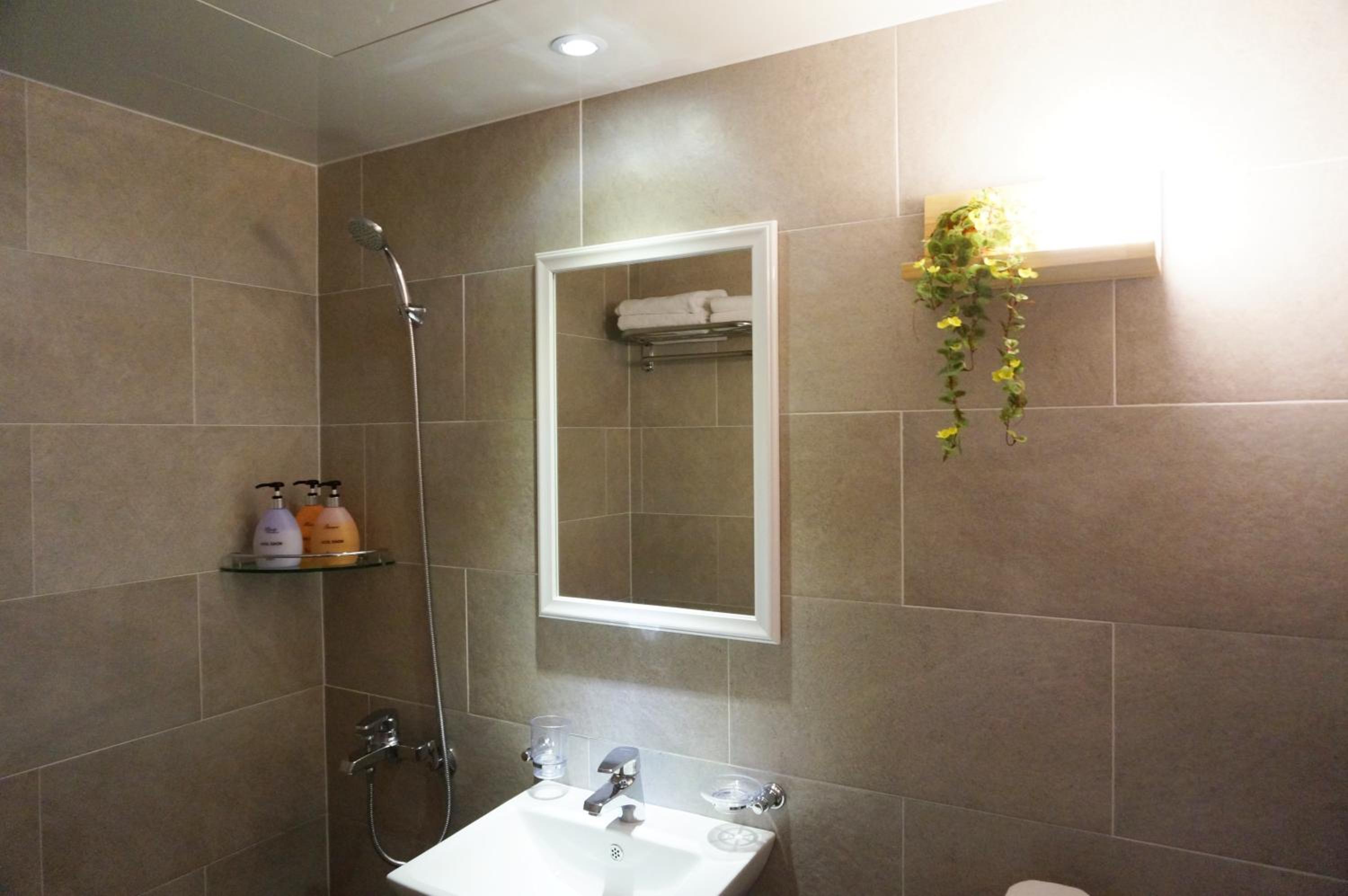Twin Room - Photo 5