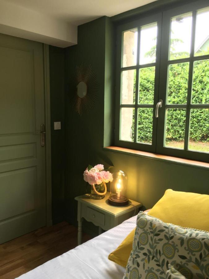 Standard King Room - Photo 4