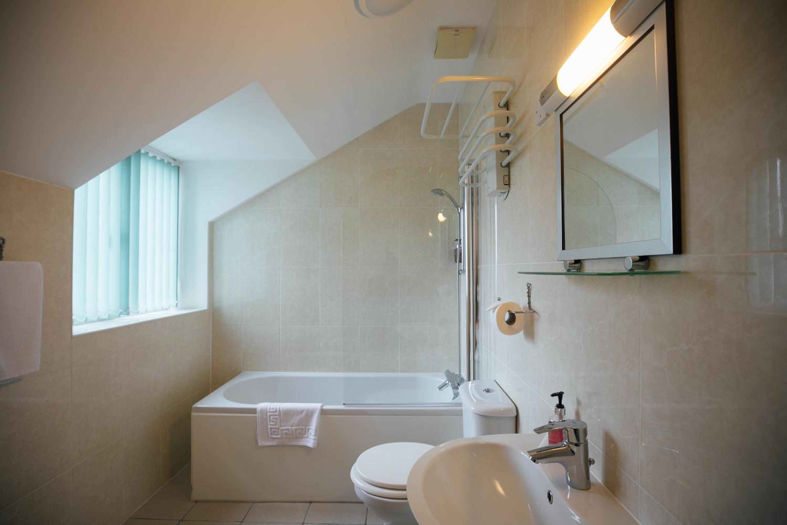  Luxury Queen Room with Garden View - Photo 5