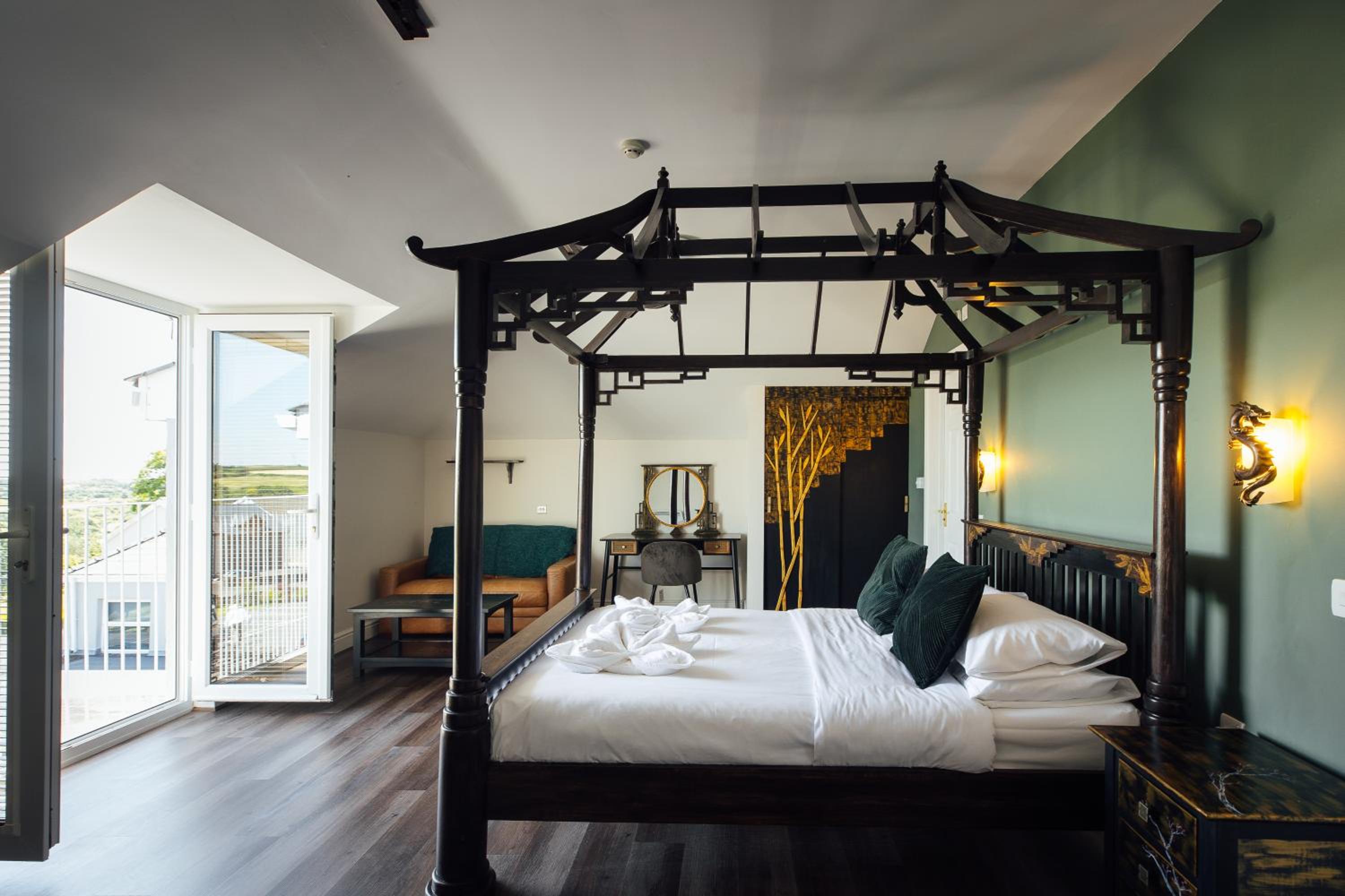  Luxury Queen Room with Garden View - Photo 4