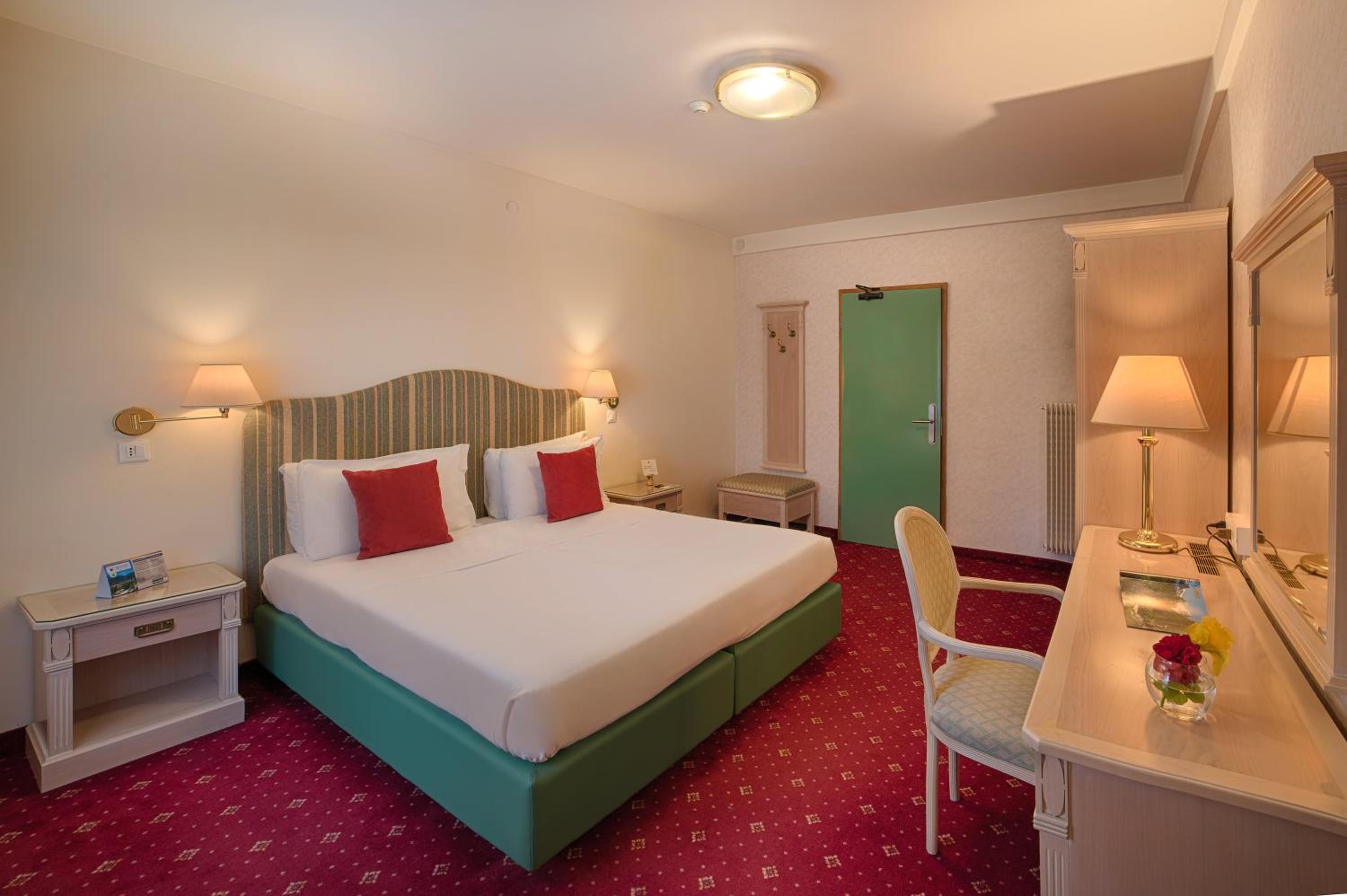 Economy Double  or Twin Room without Spa Access - Photo 5
