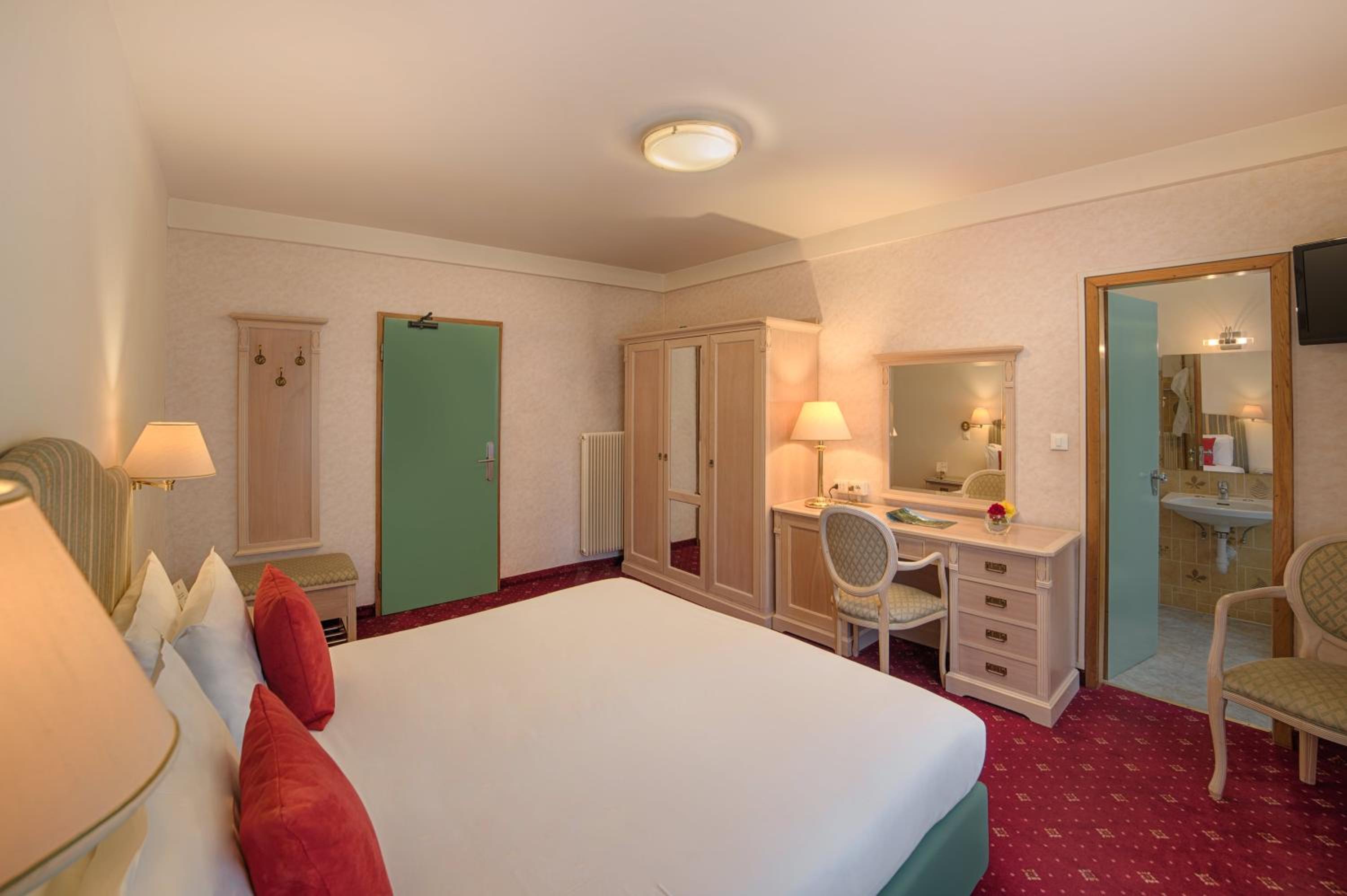Economy Double  or Twin Room without Spa Access - Photo 1
