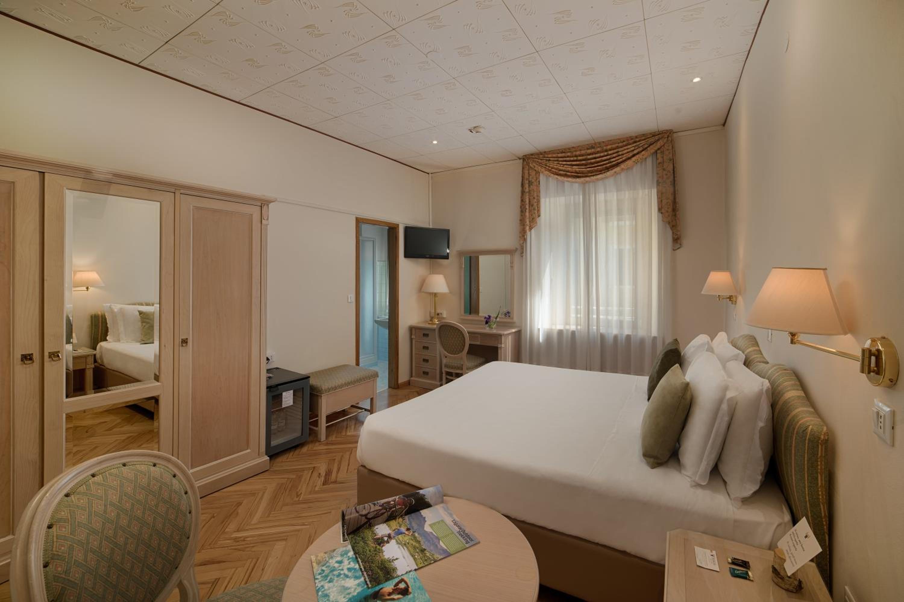 Economy Double  or Twin Room without Spa Access - Photo 4