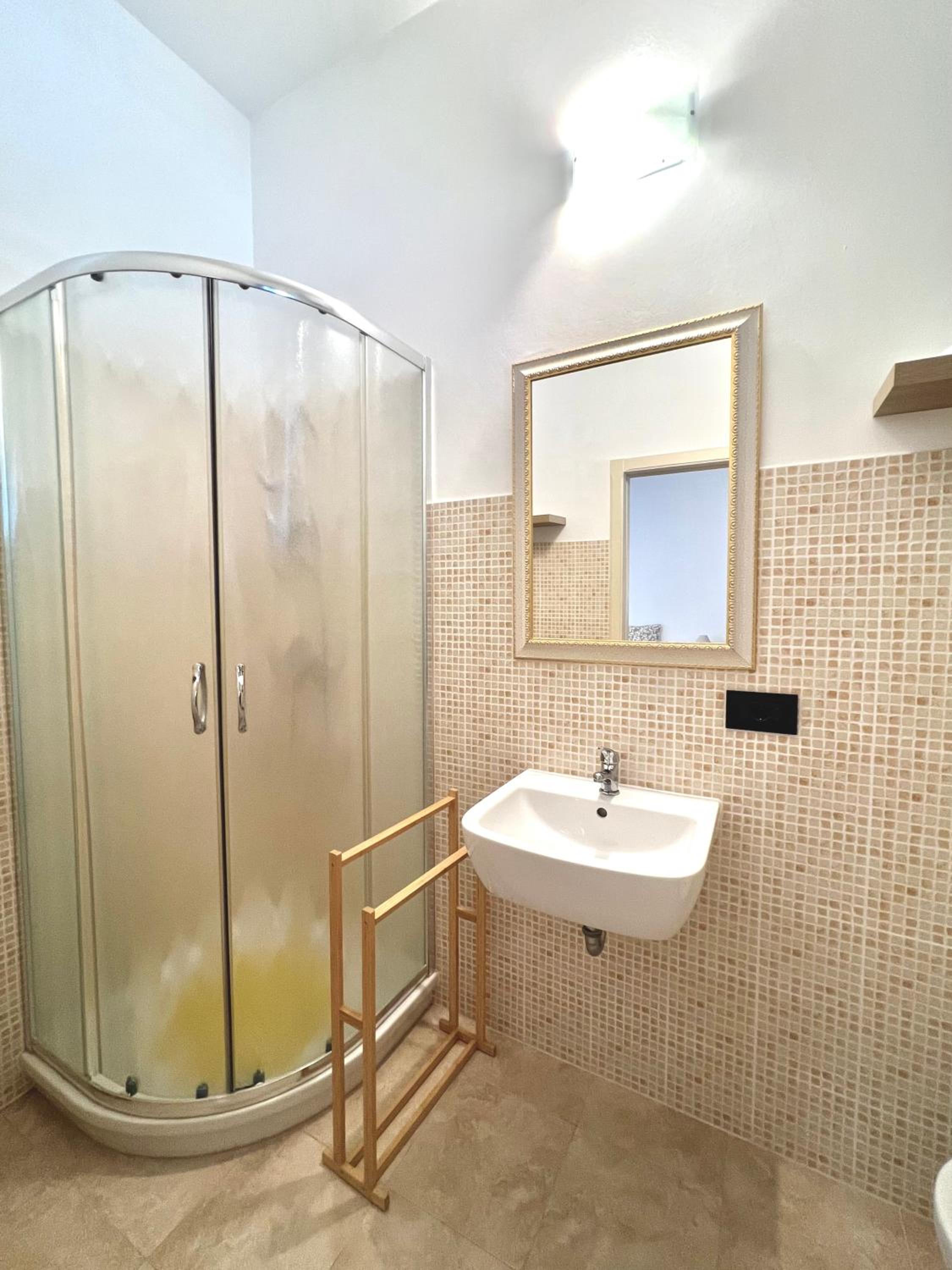 One-Bedroom House - Photo 6