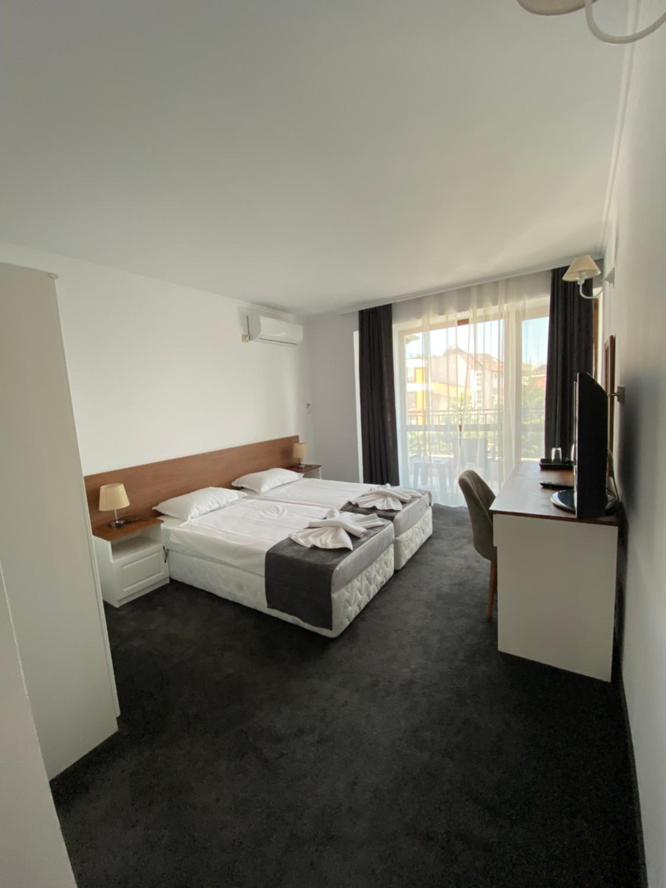 Deluxe Twin Room photo 1