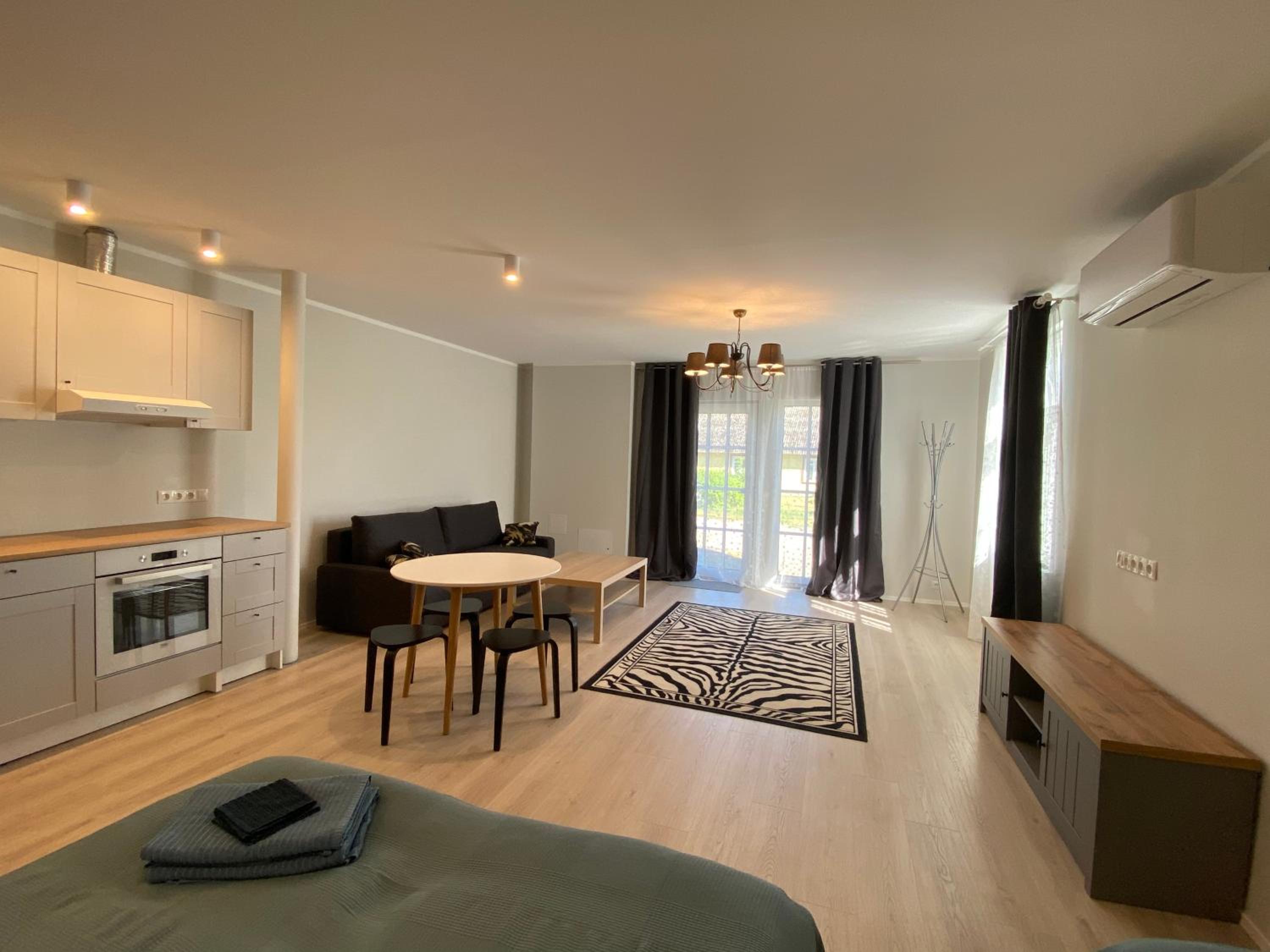 Apartment - Ground Floor - Photo 3