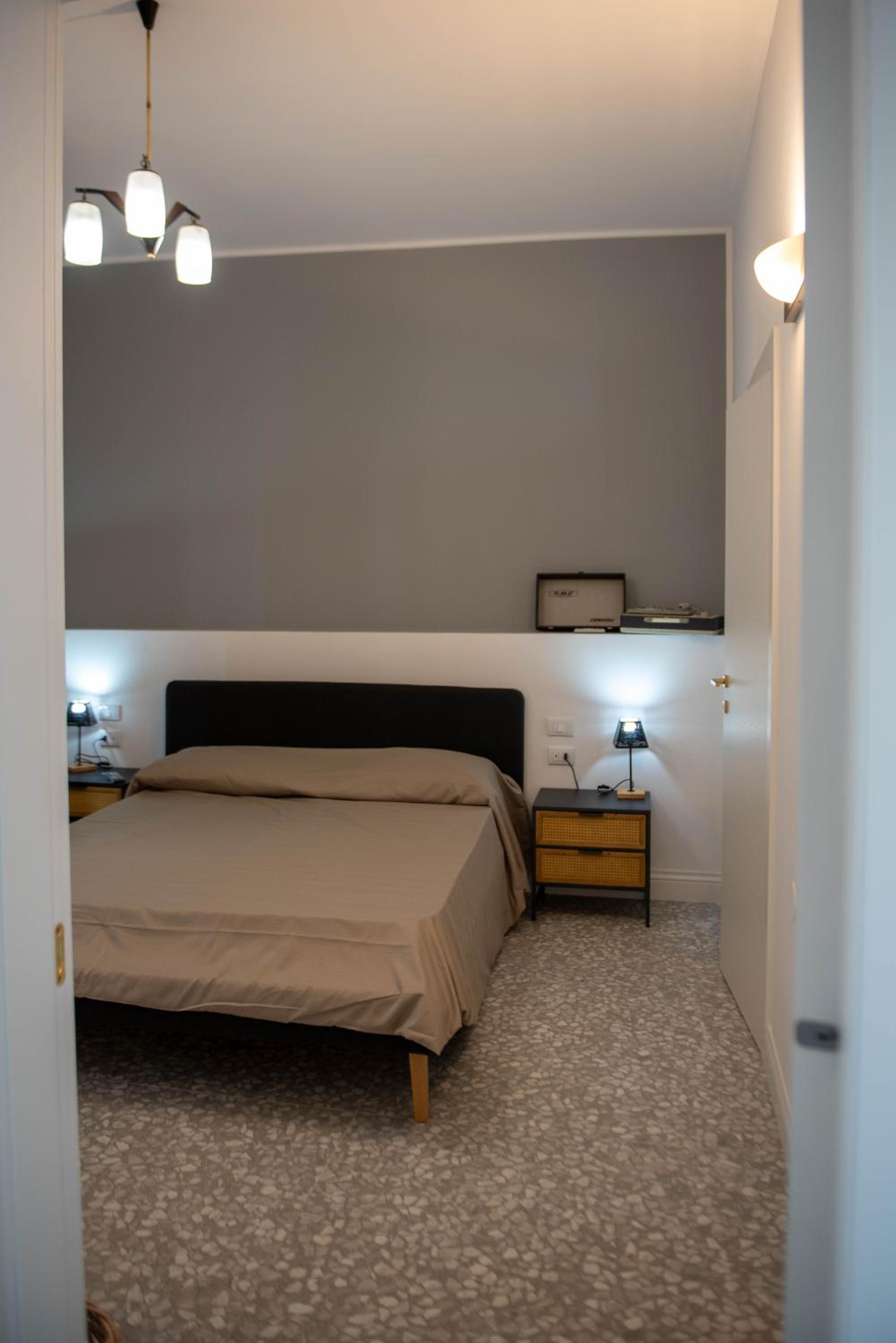 Double Room with Private Bathroom - Photo 7