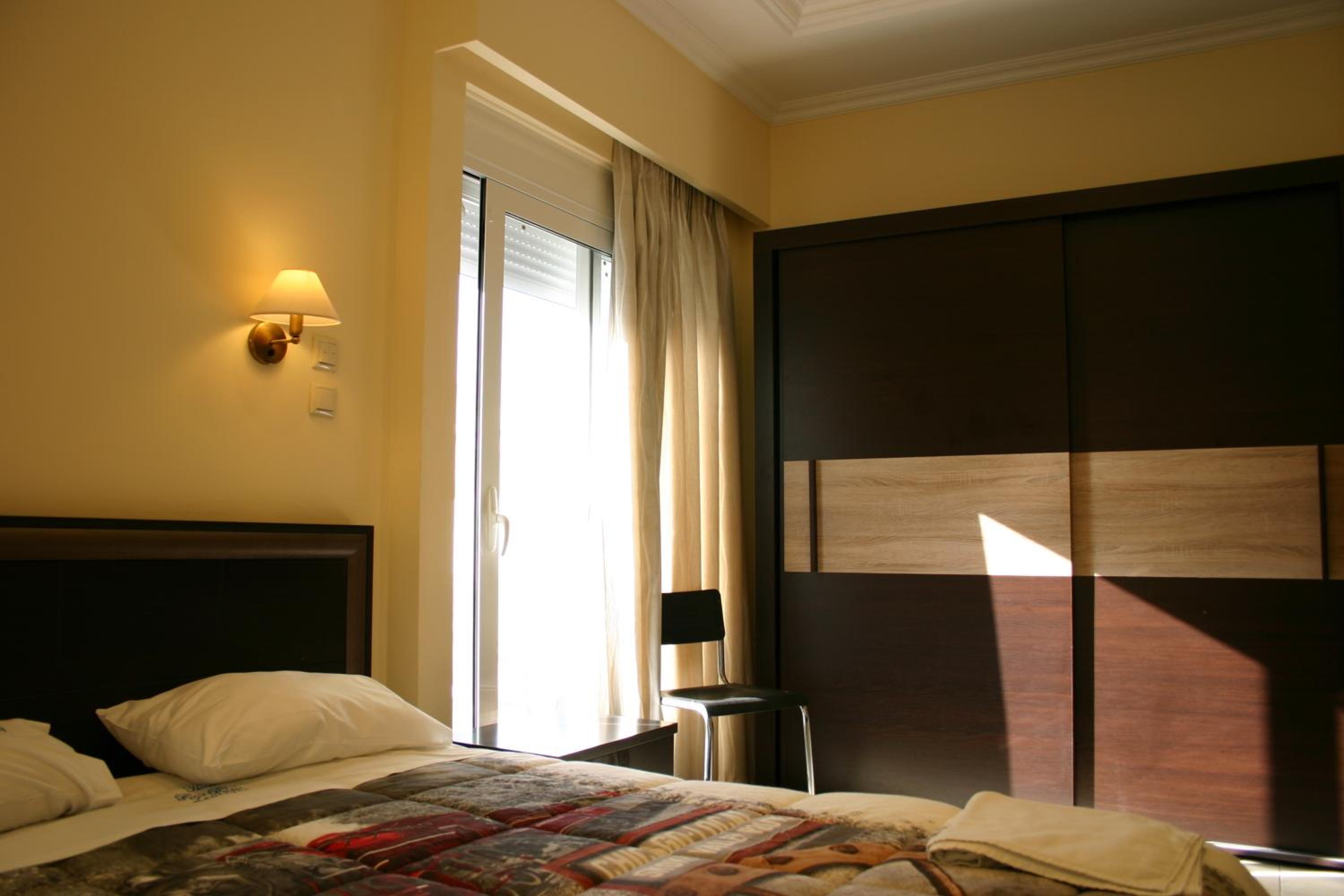 Double or Twin Room with Extra Bed photo 2