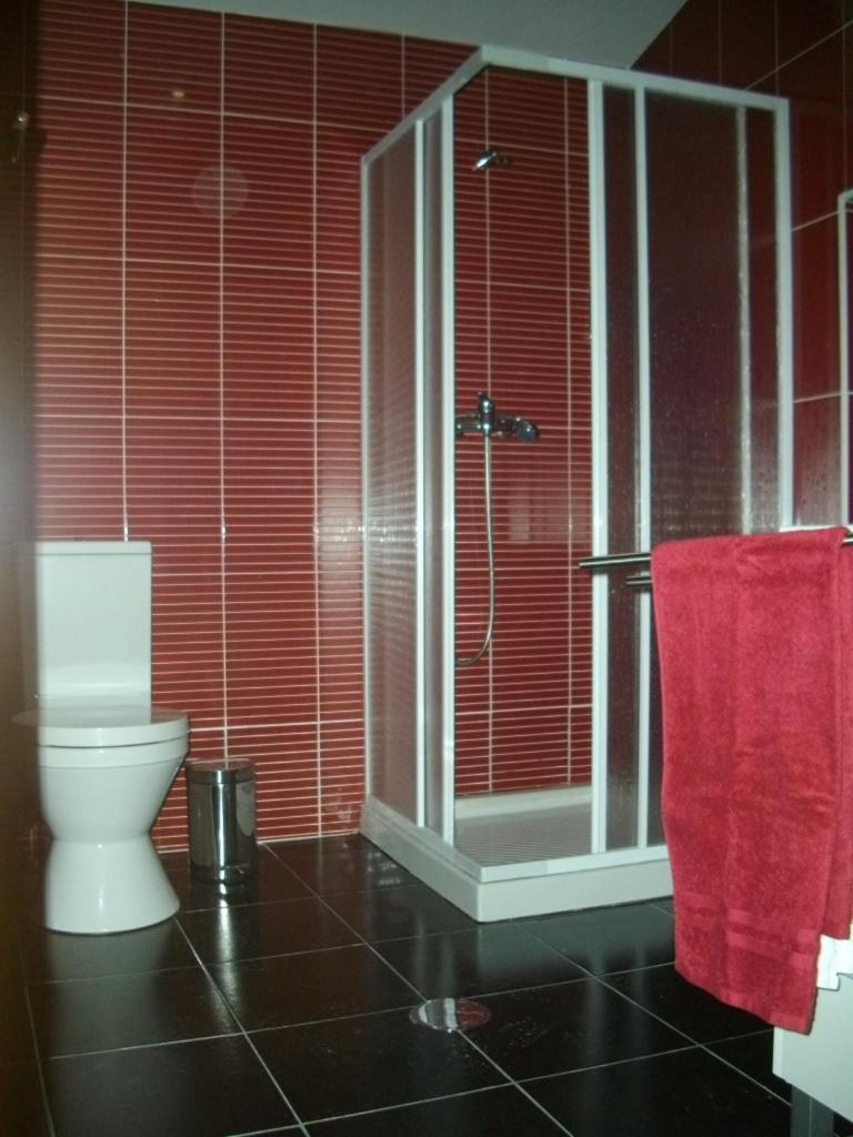 One-Bedroom Apartment - Photo 4