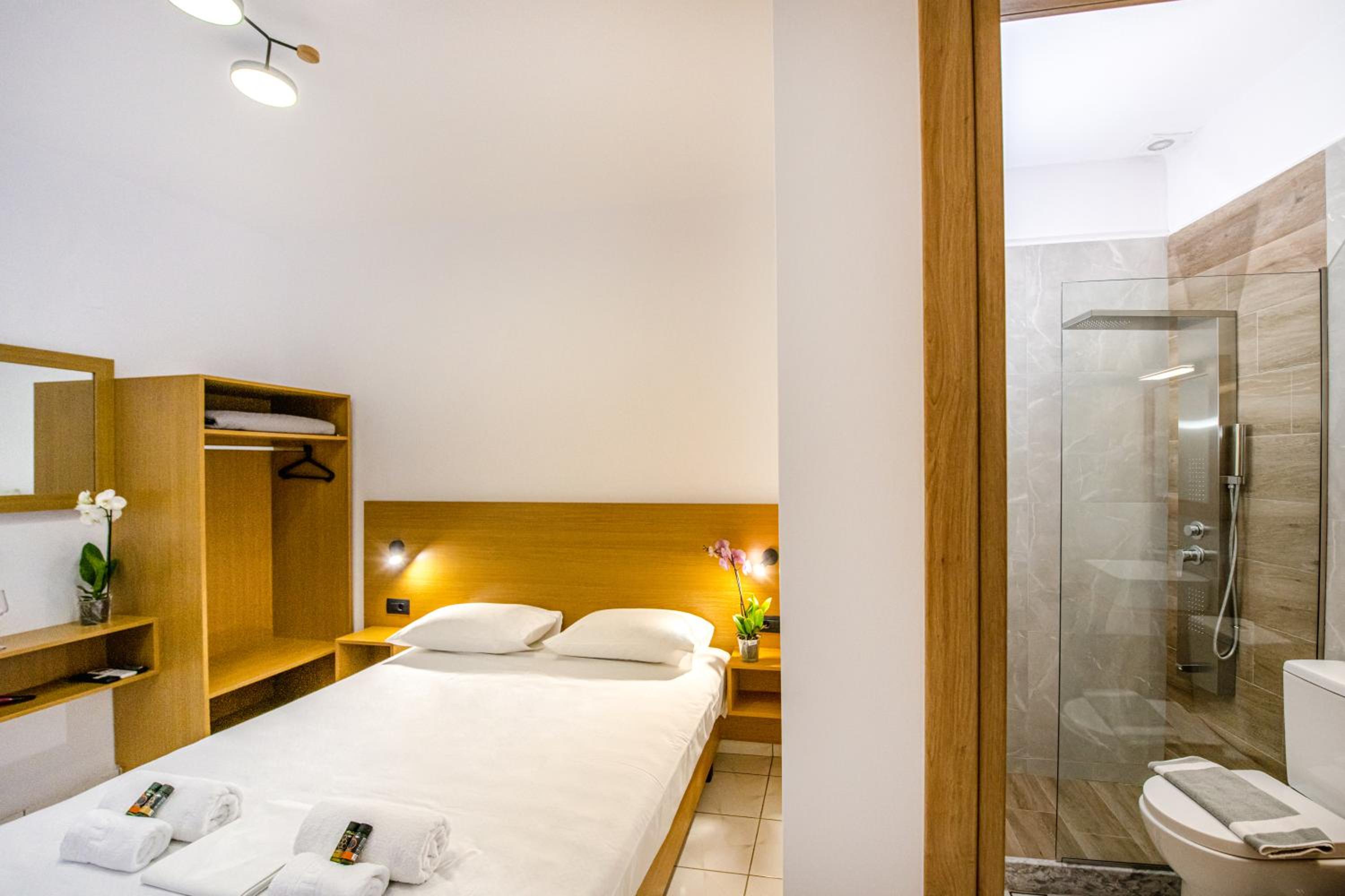 Deluxe Double Room - Photo 4