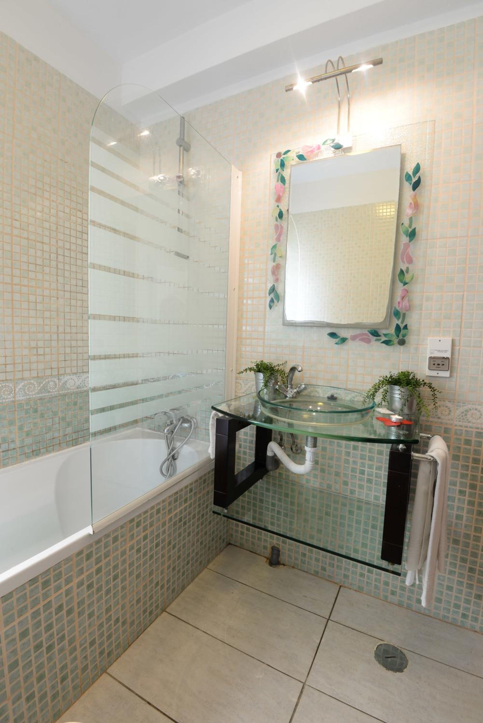One-Bedroom Apartment with River View - Photo 21