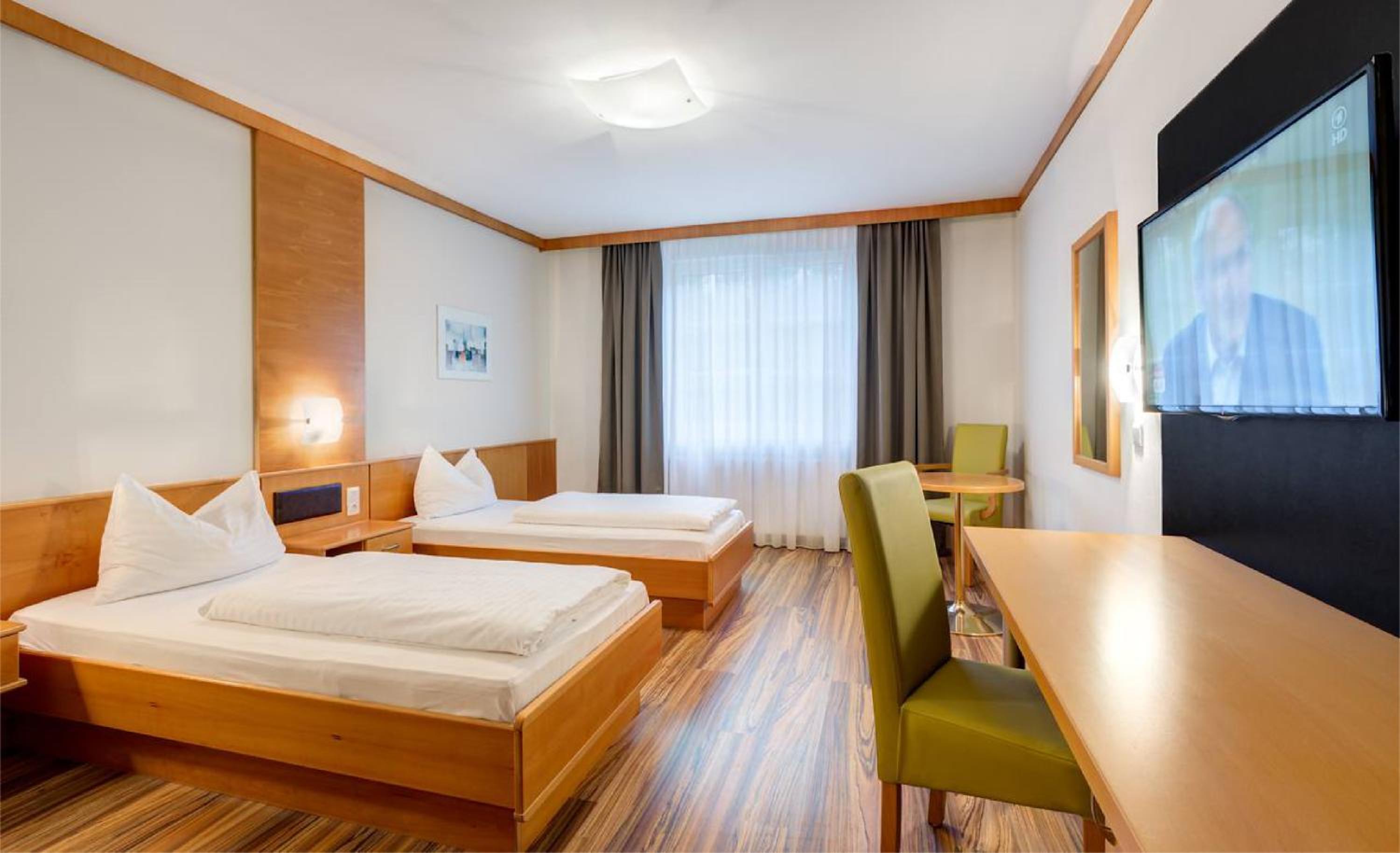 Double Room - Photo 3
