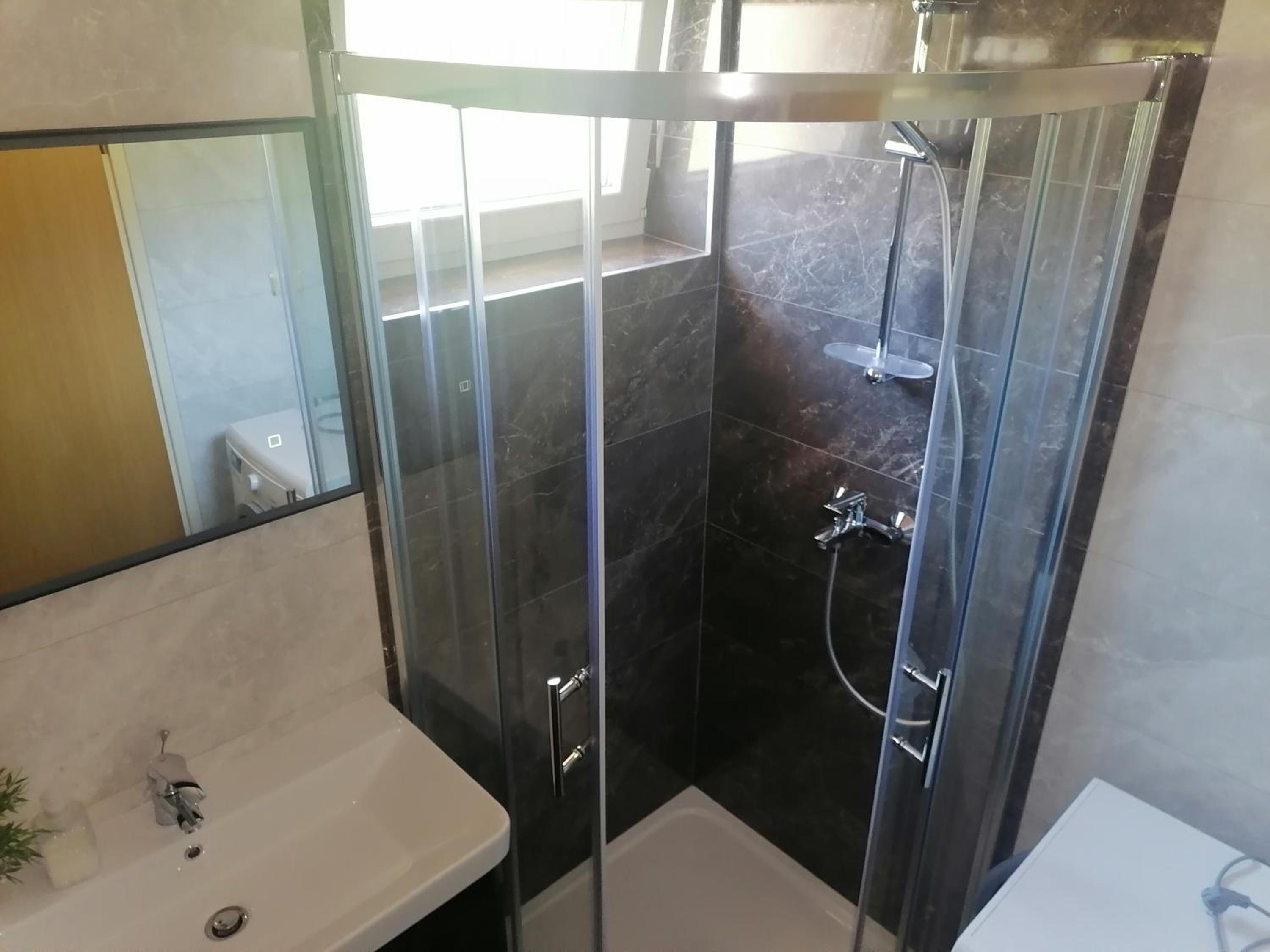 One-Bedroom Apartment with Terrace and Sea View - Photo 10