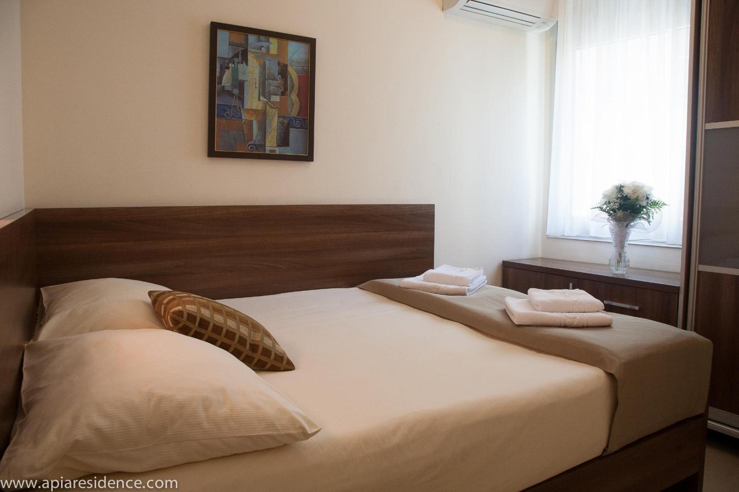 One-Bedroom Apartment photo 2