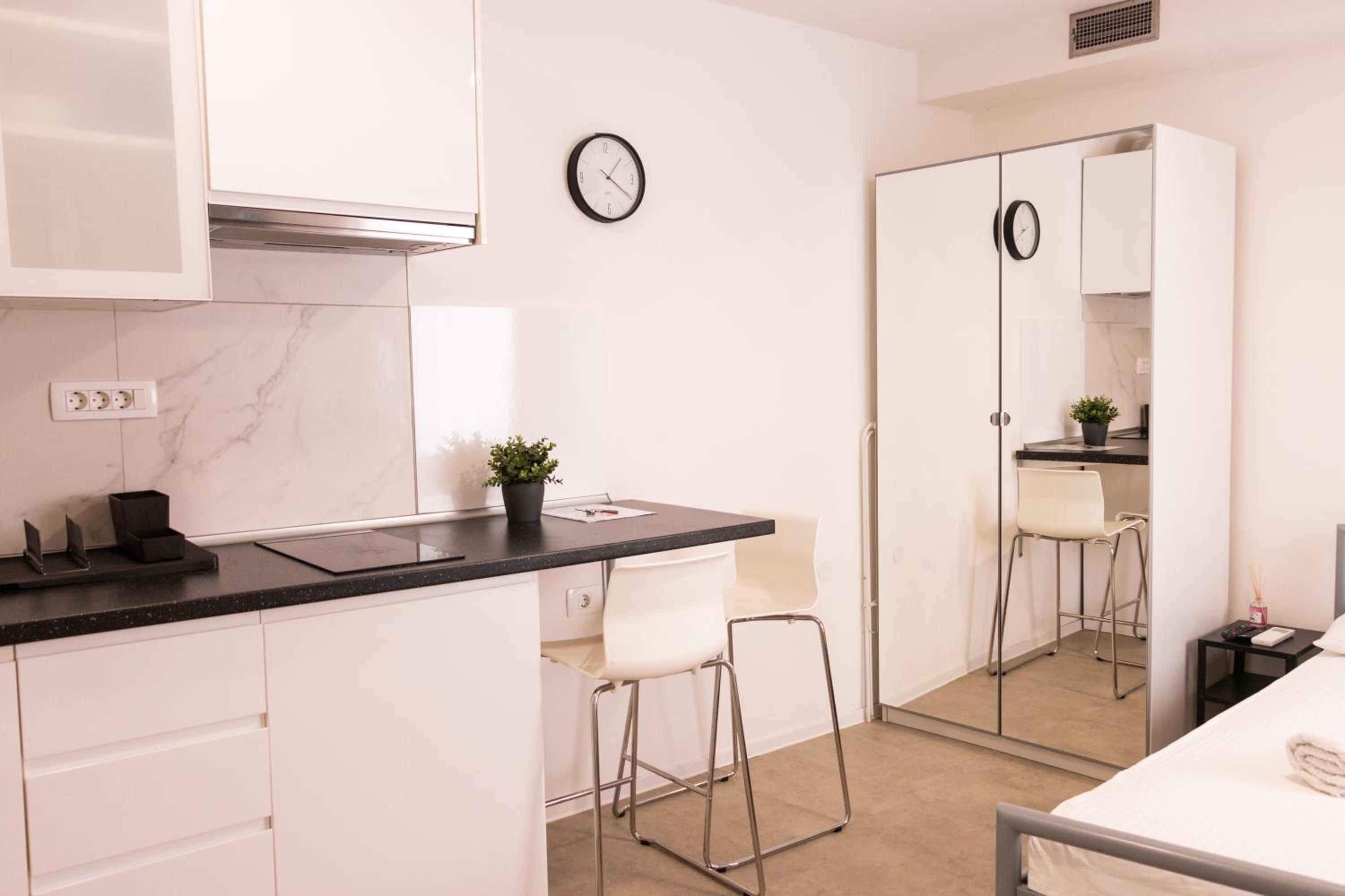 Studio Apartment photo 1
