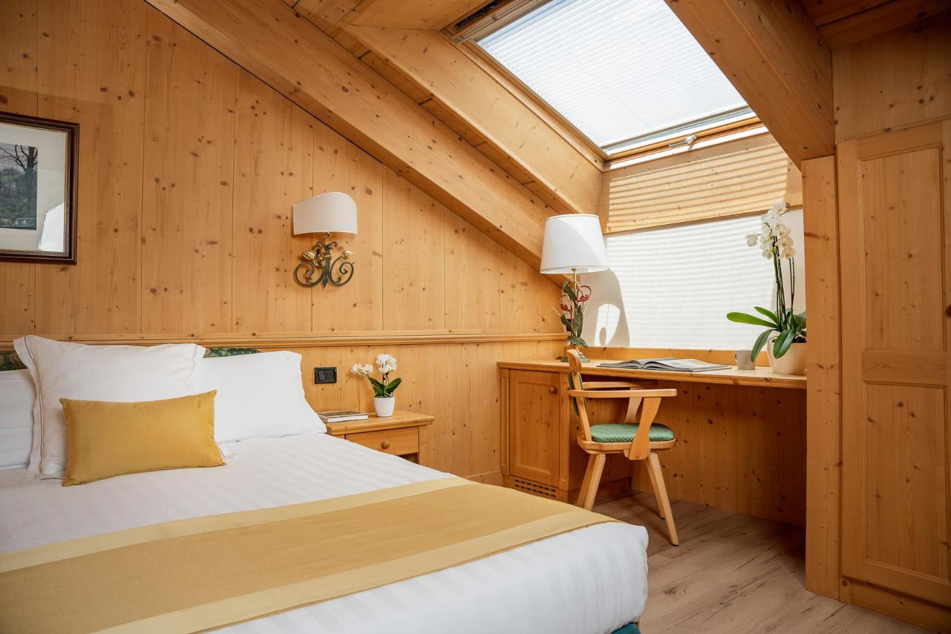 Deluxe Double Room - Photo 8