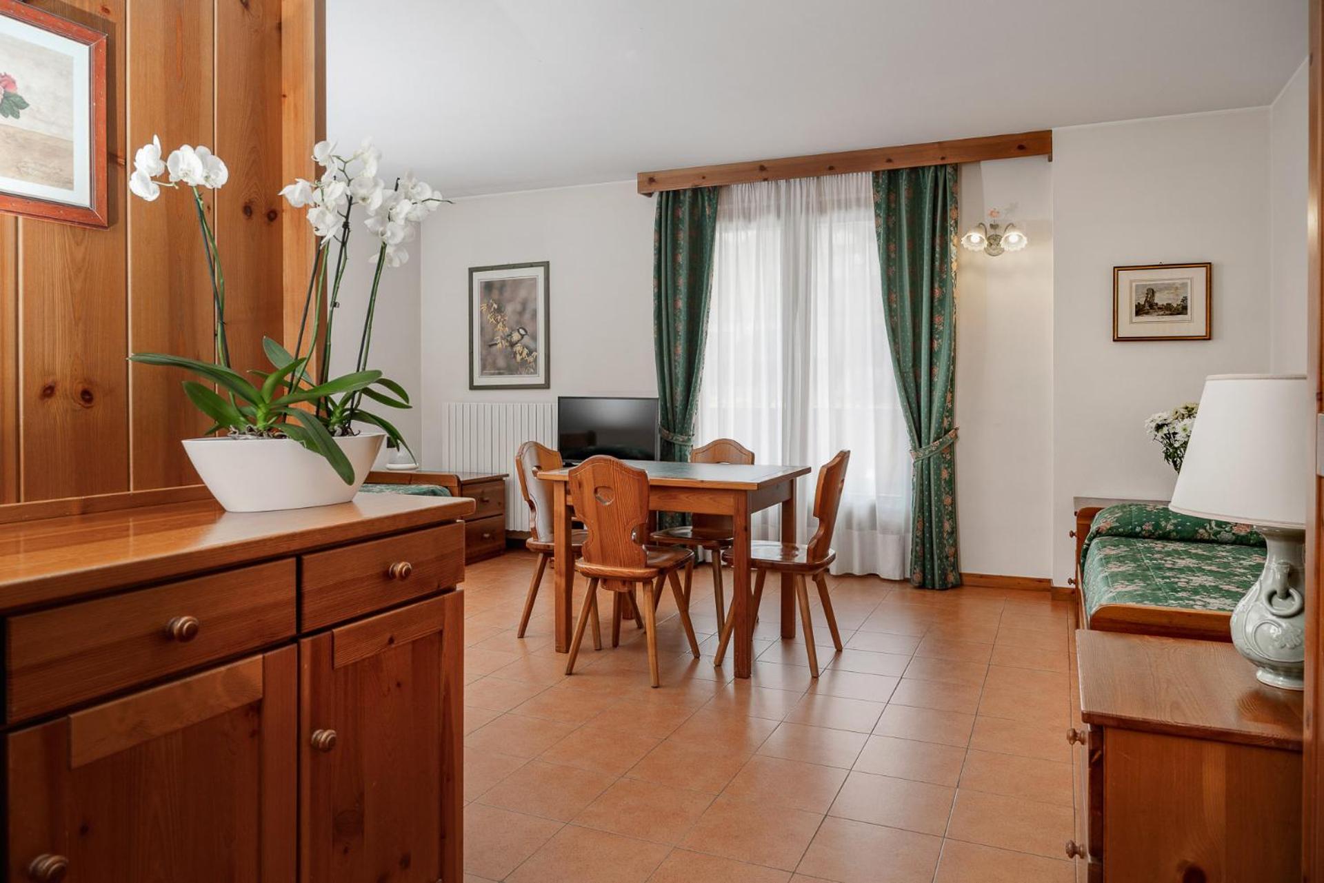 Standard Family Room - Photo 3