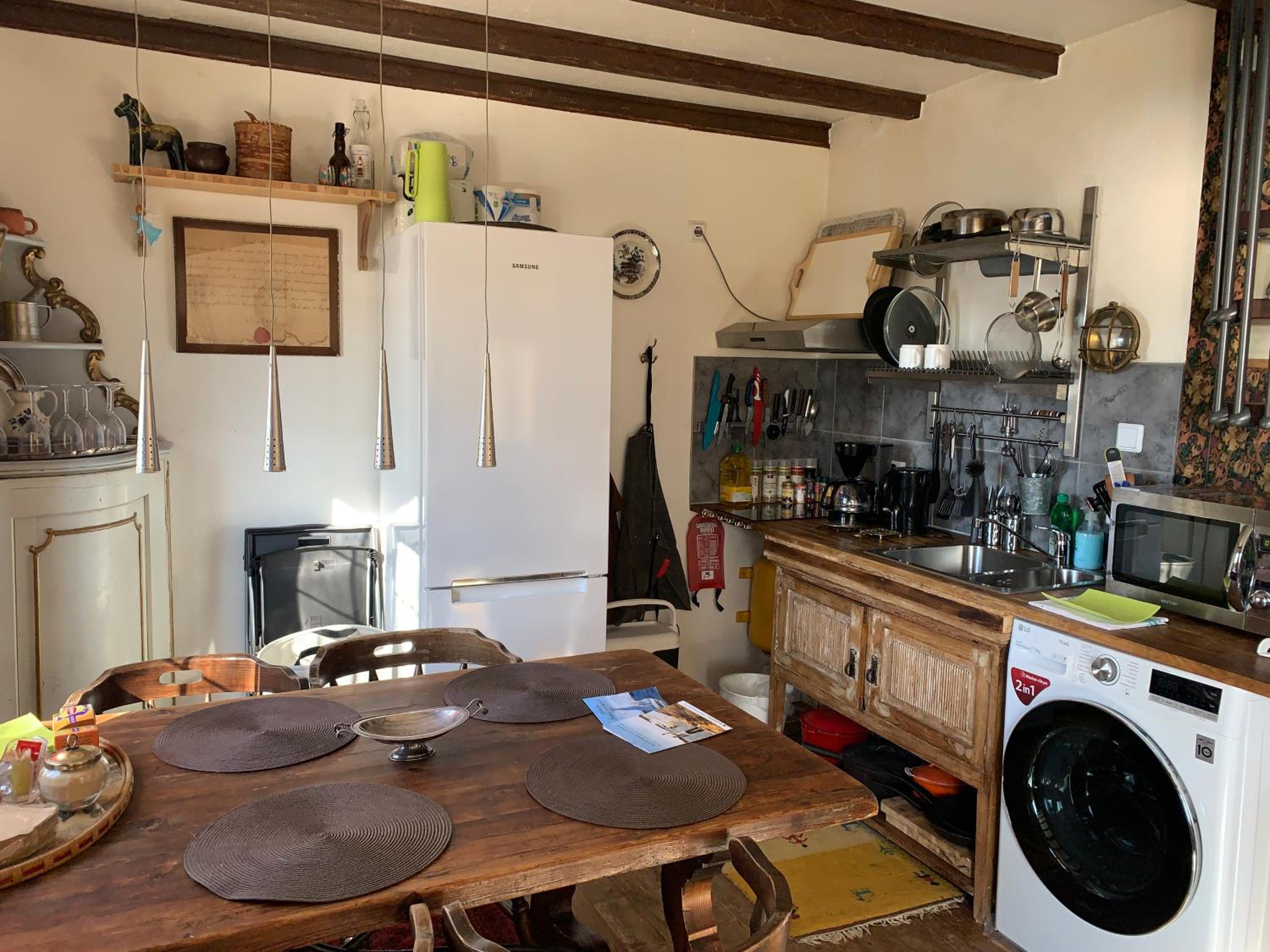 One-Bedroom House - Photo 35