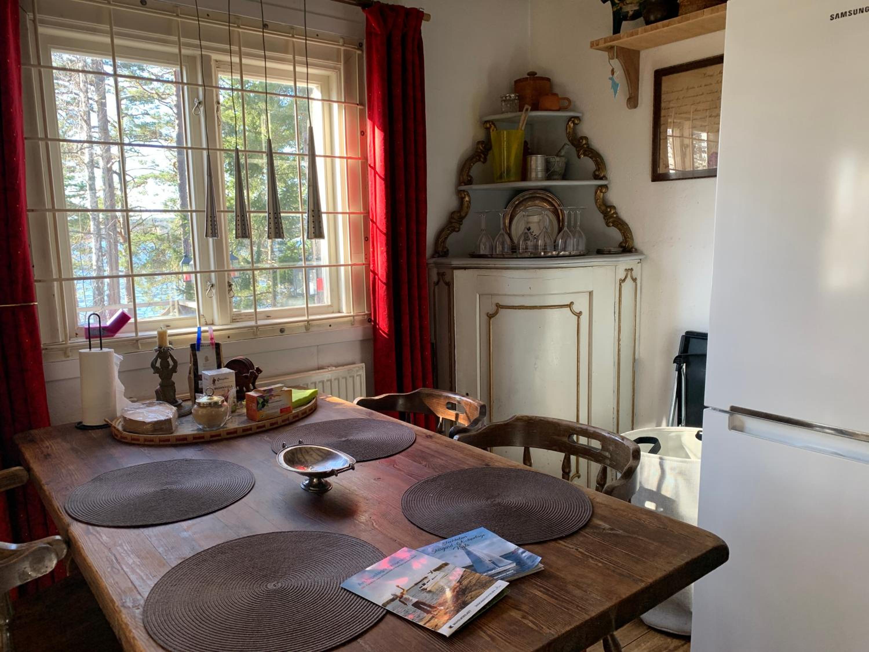 One-Bedroom House - Photo 41