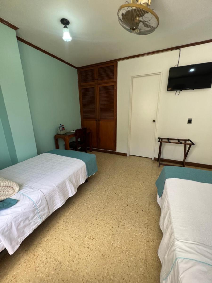 Standard Twin Room photo 1
