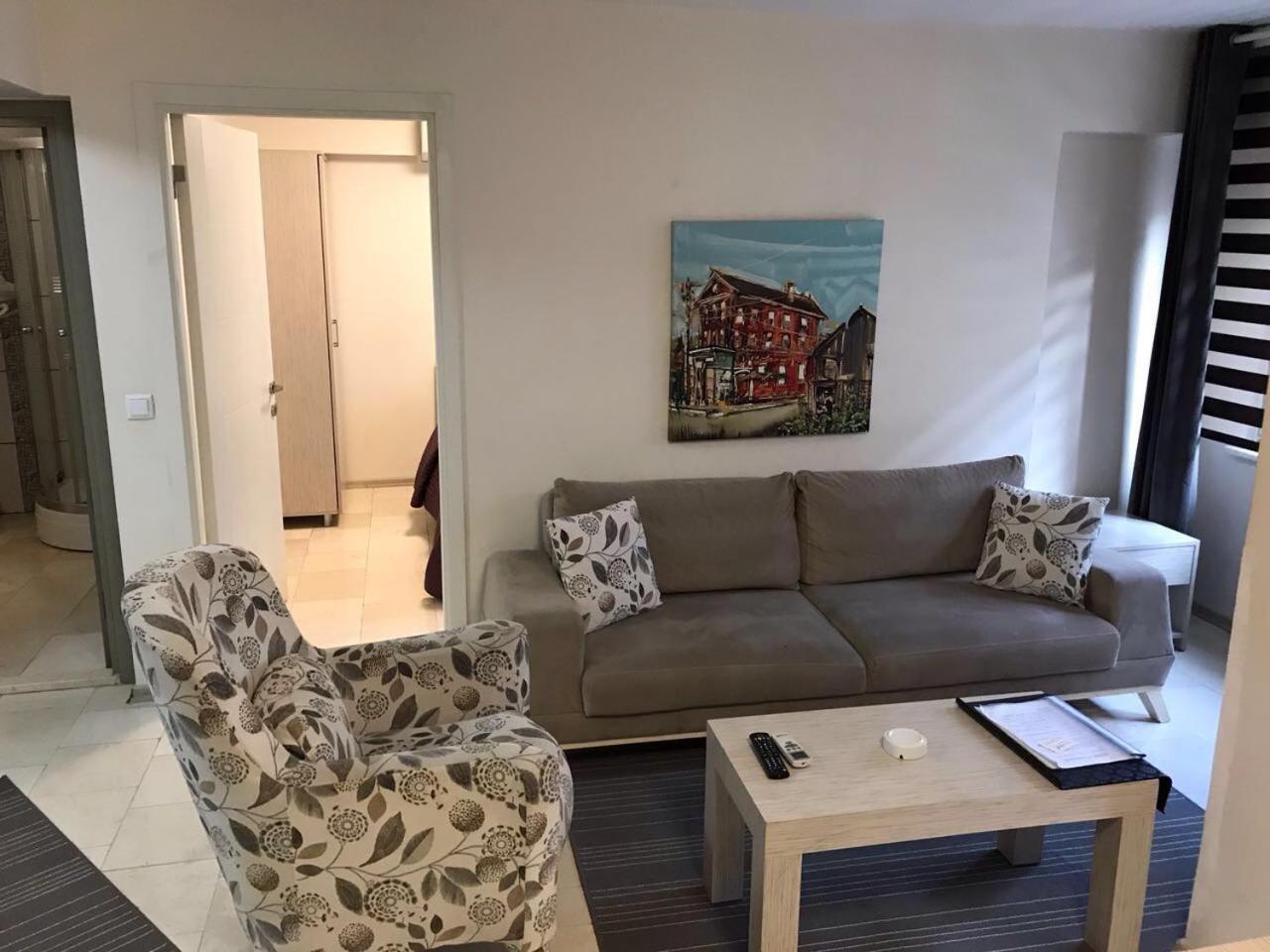 One-Bedroom Apartment - Photo 25