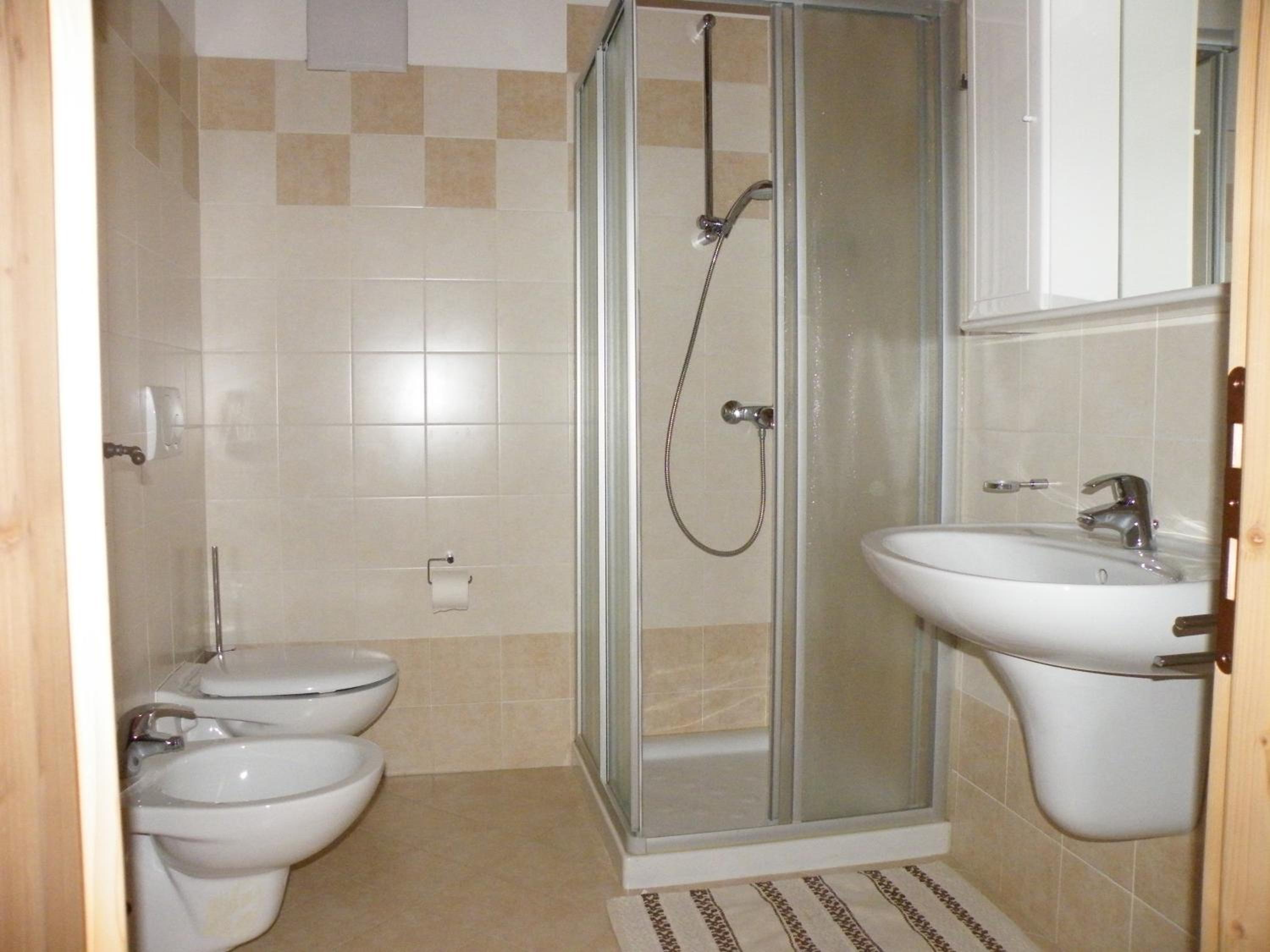 Double or Twin Room with Mountain View - Photo 8