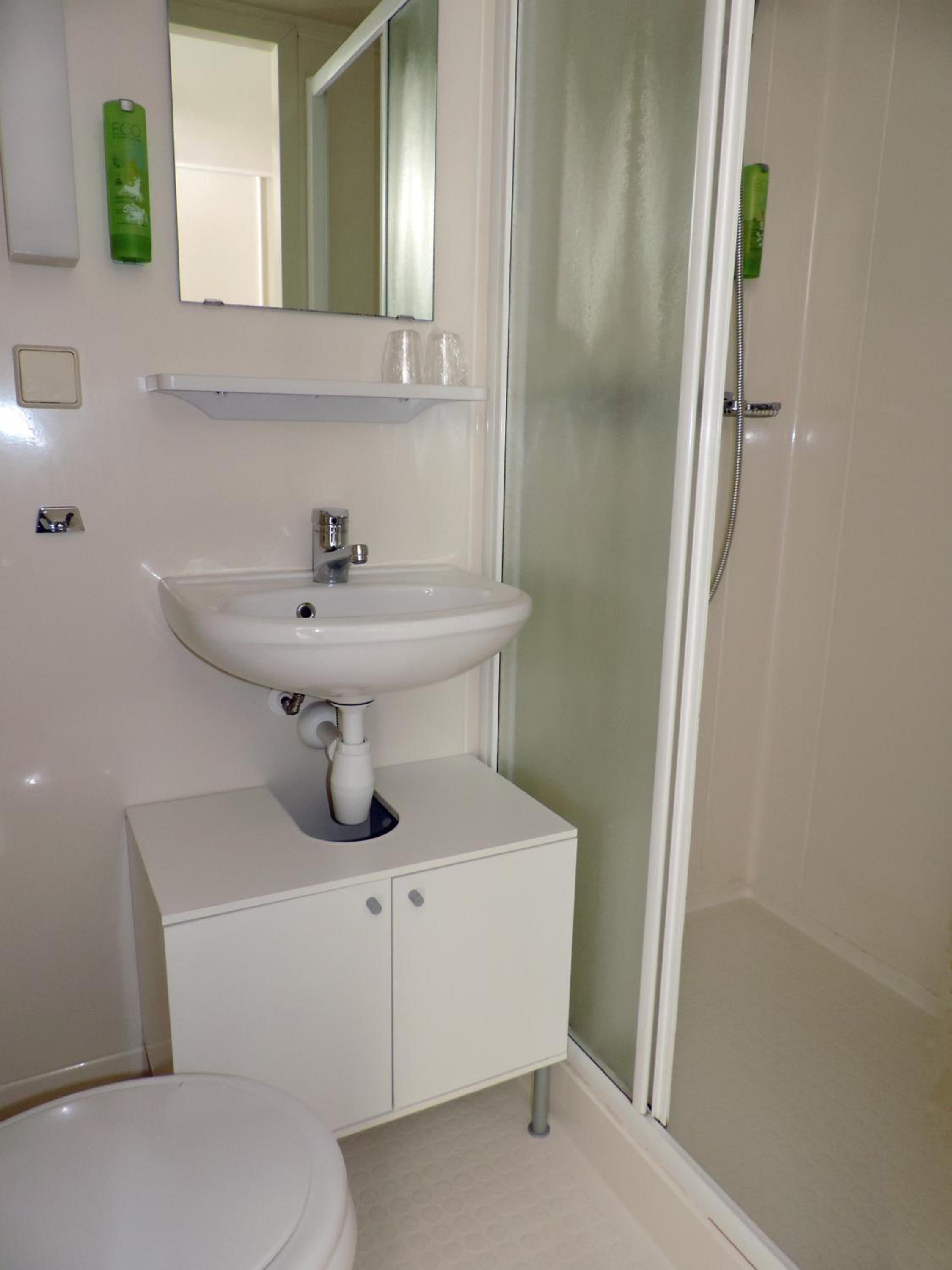 Deluxe Double Room with Shower photo 3
