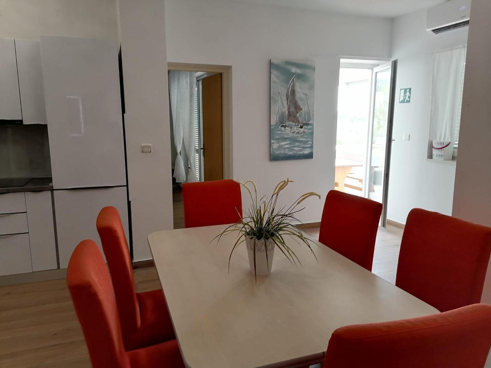 Two-Bedroom Apartment with Terrace and Sea View - Photo 19
