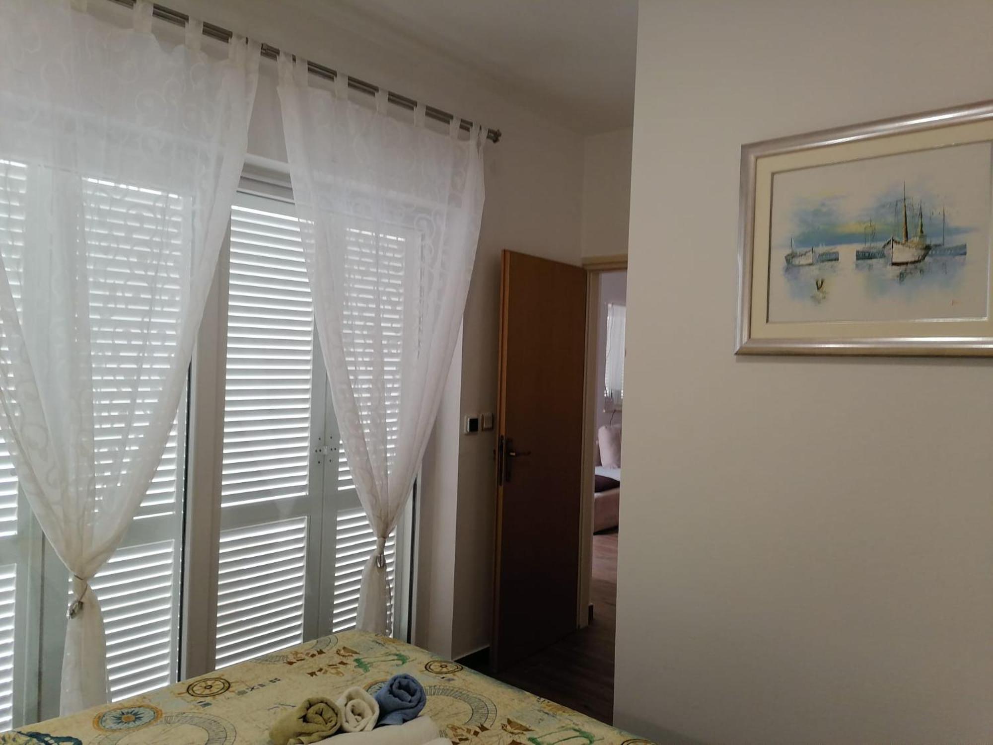 Two-Bedroom Apartment with Terrace and Sea View - Photo 22