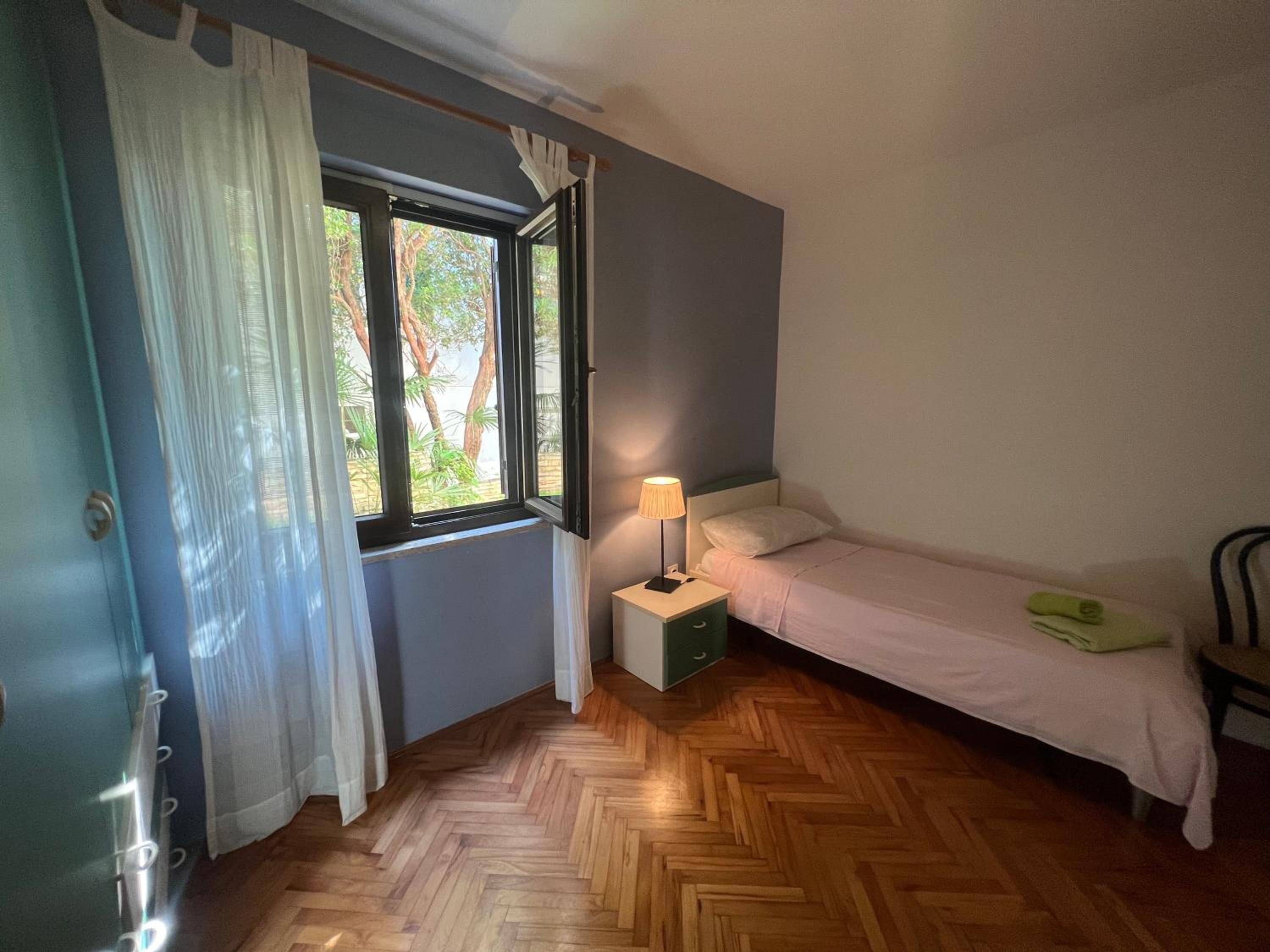 Apartment with Garden View