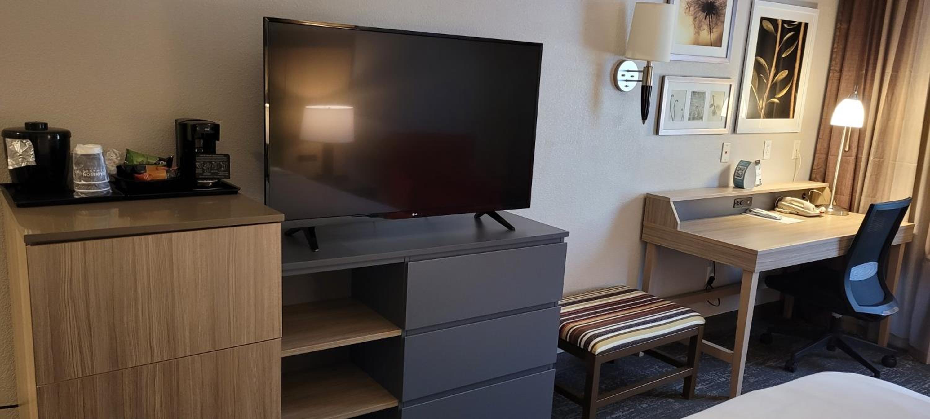 Standard Room with Two Double Beds - Non-Smoking photo 1