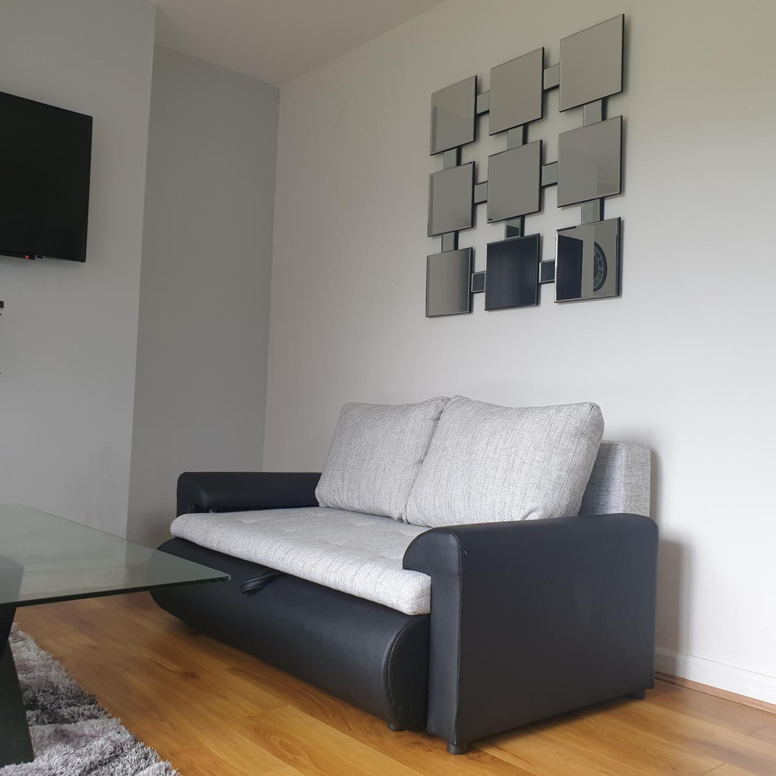 Three-Bedroom House - Photo 2